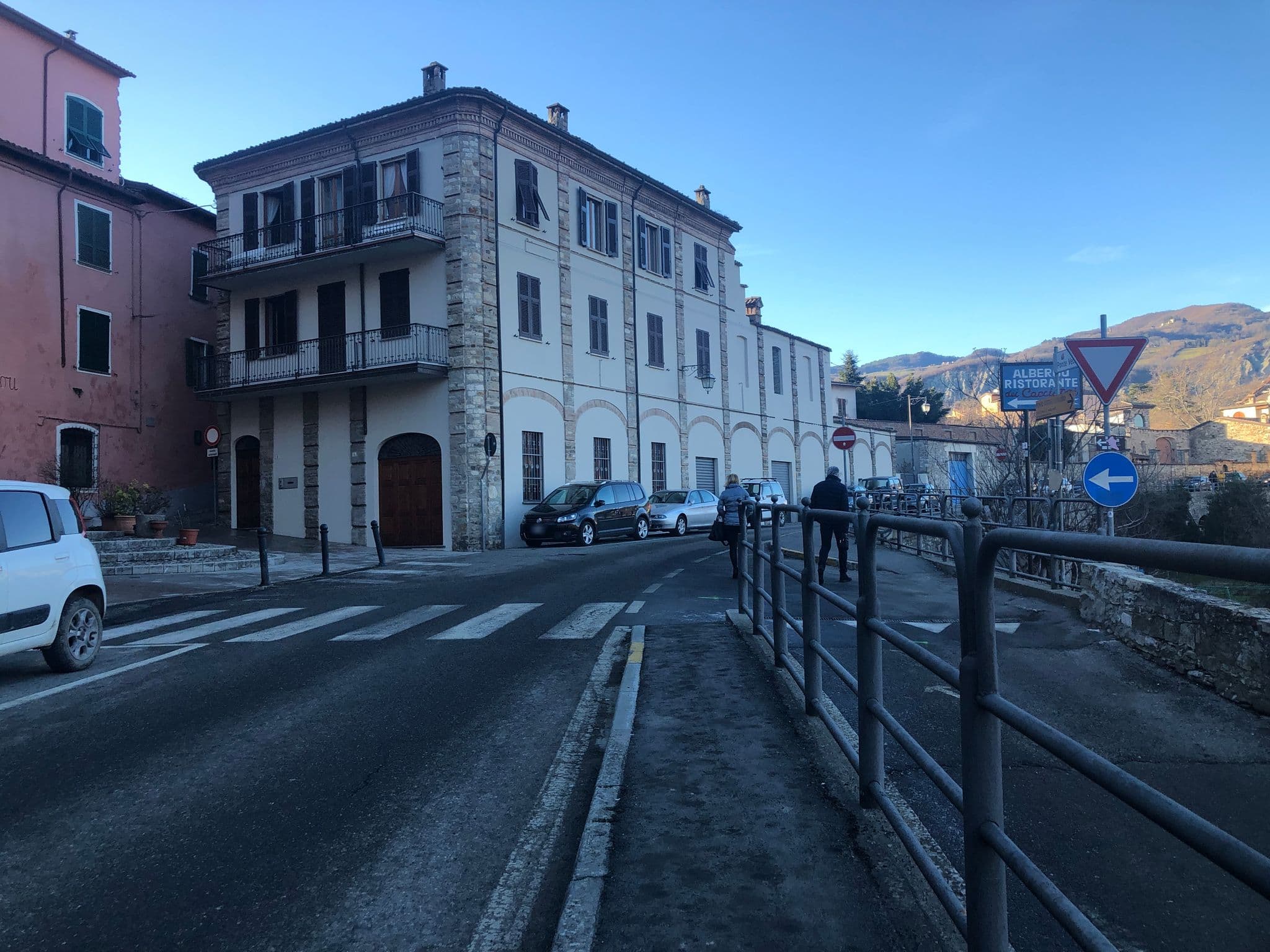 Street view near Albergo Ristorante dei Cacciatori di Mozzi Giuseppe, Bobbio — © tars4815 (CC BY-SA · Mapillary)
