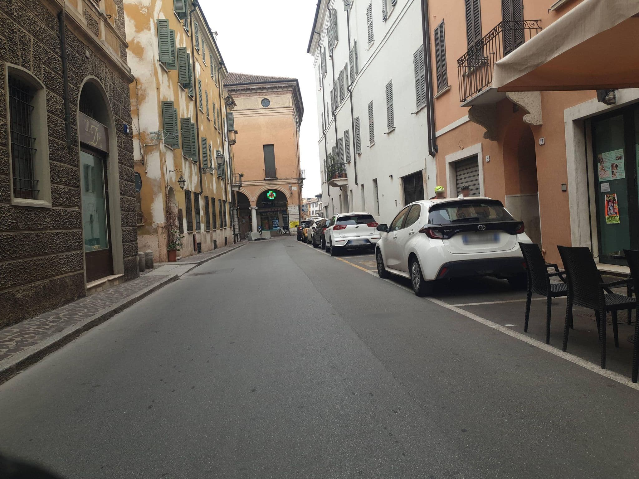 Street view near Albergo Ai Due Guerrieri Ristorante, Mantua — © voschix (CC BY-SA · Mapillary)