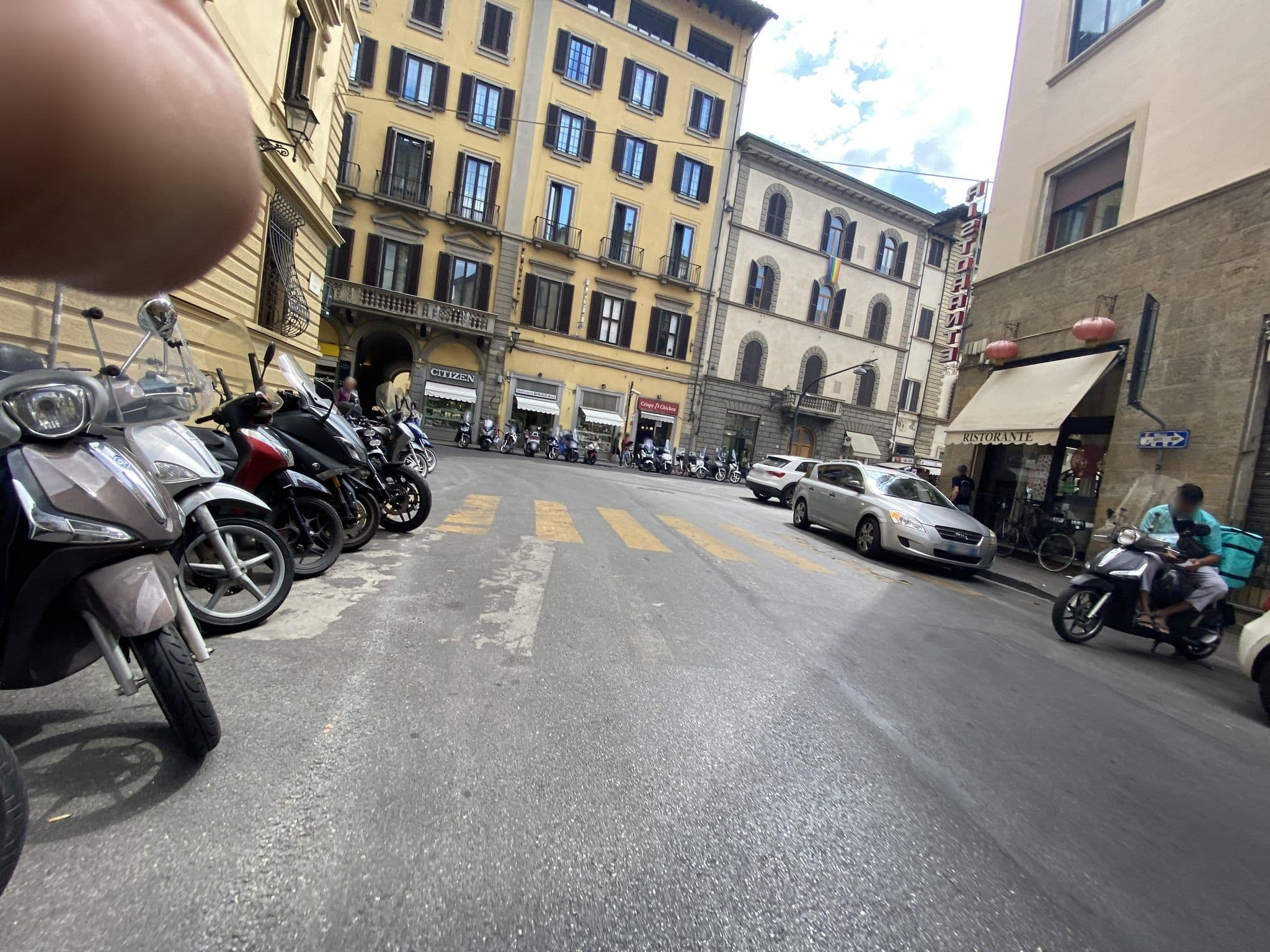 Street view near Florence Room Bed and Breakfast, Florence — © hede (CC BY-SA · Mapillary)