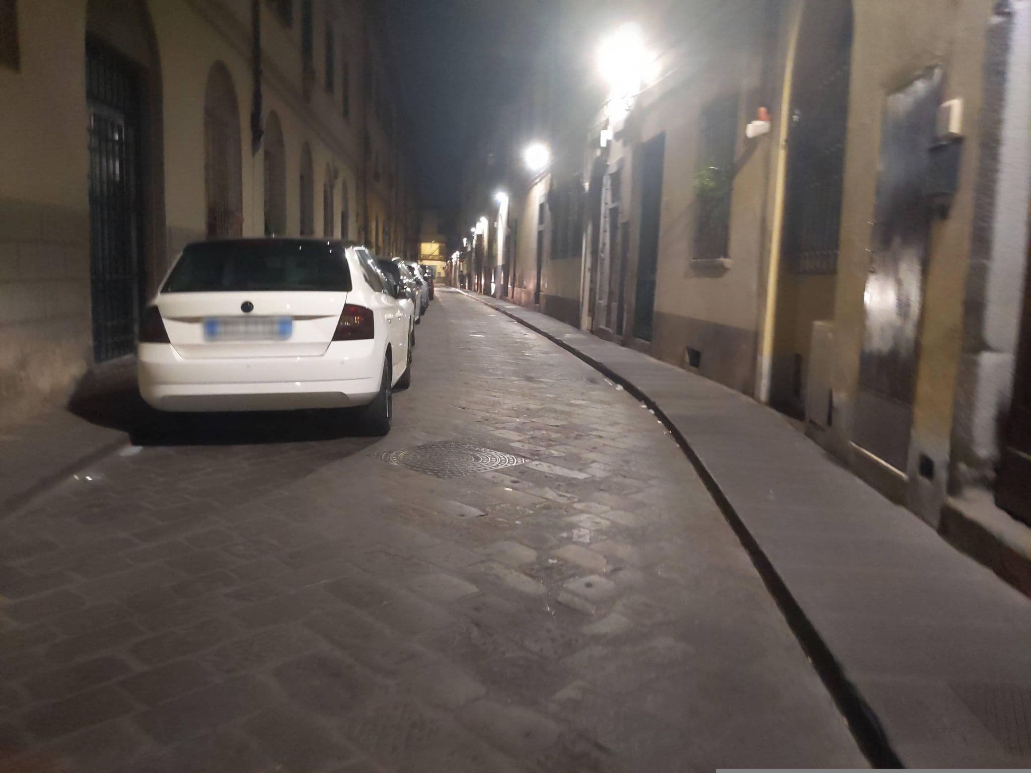 Street view near Florent Firenze, Florence — © martinligabue (CC BY-SA · Mapillary)
