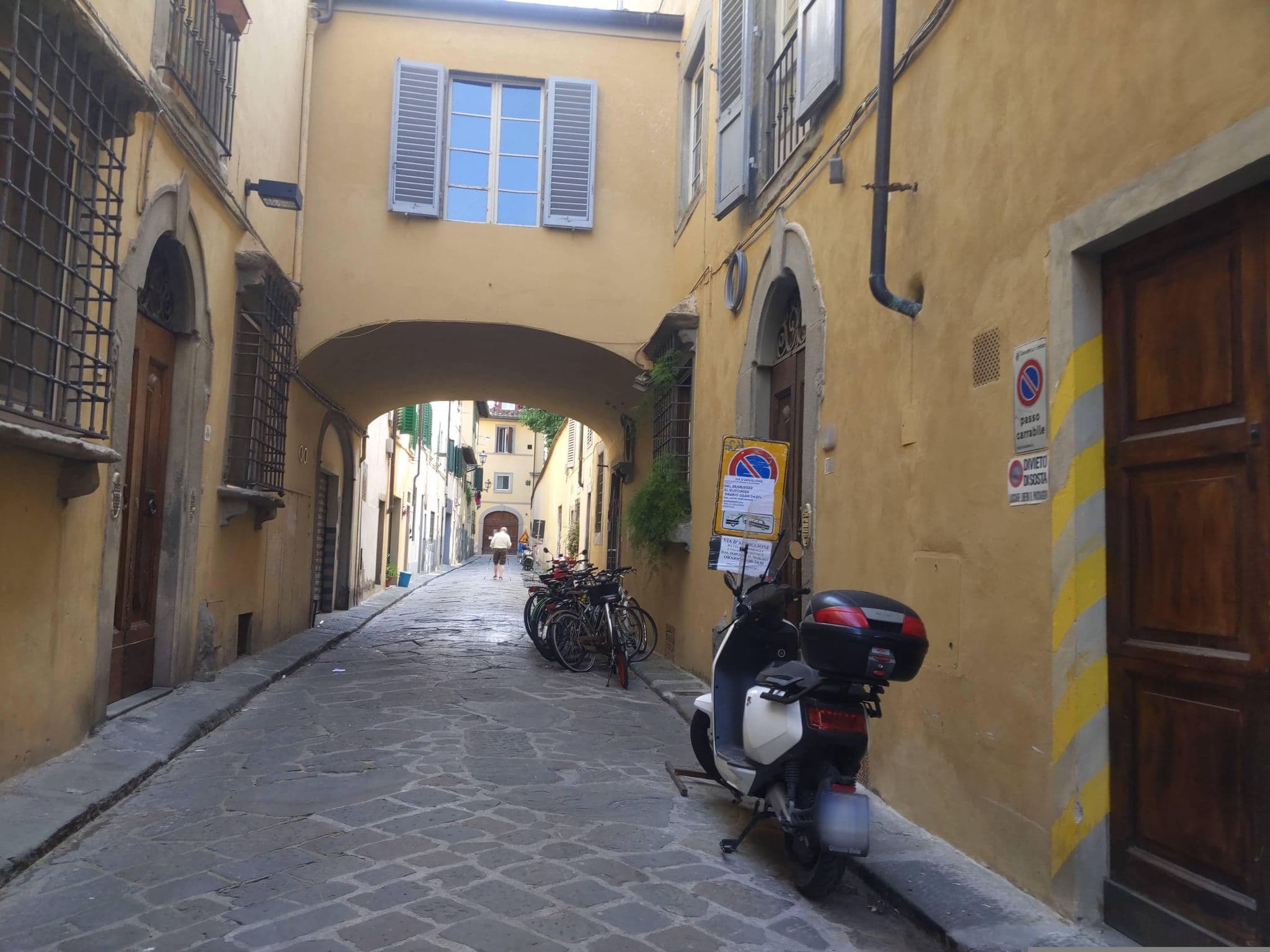 Street view near Casa Del Vescovo, Florence — © martinligabue (CC BY-SA · Mapillary)