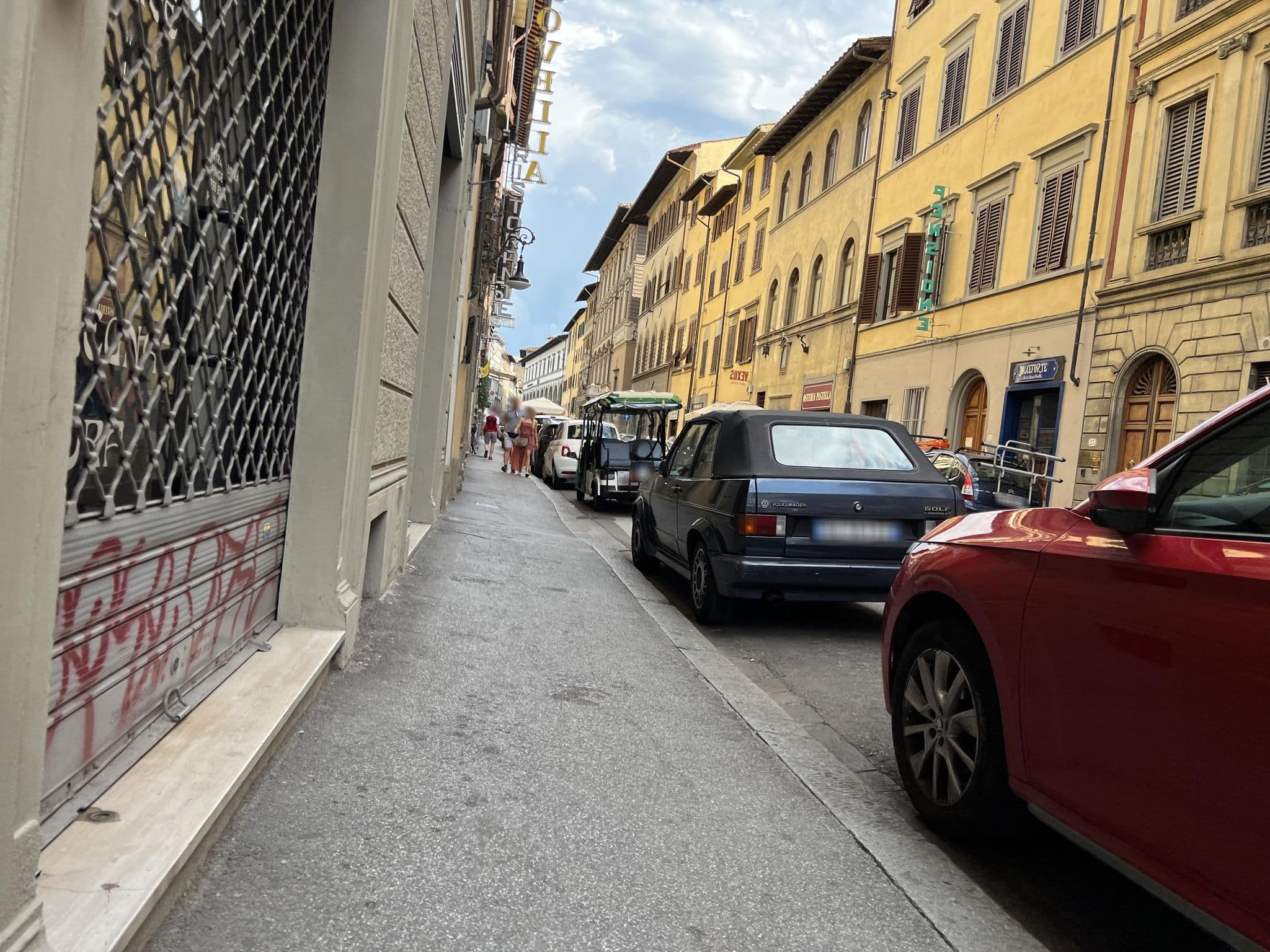 Street view near Casa Howard Guest Houses - Rome & Florence - Florence, Florence — © shogohirasawa (CC BY-SA · Mapillary)