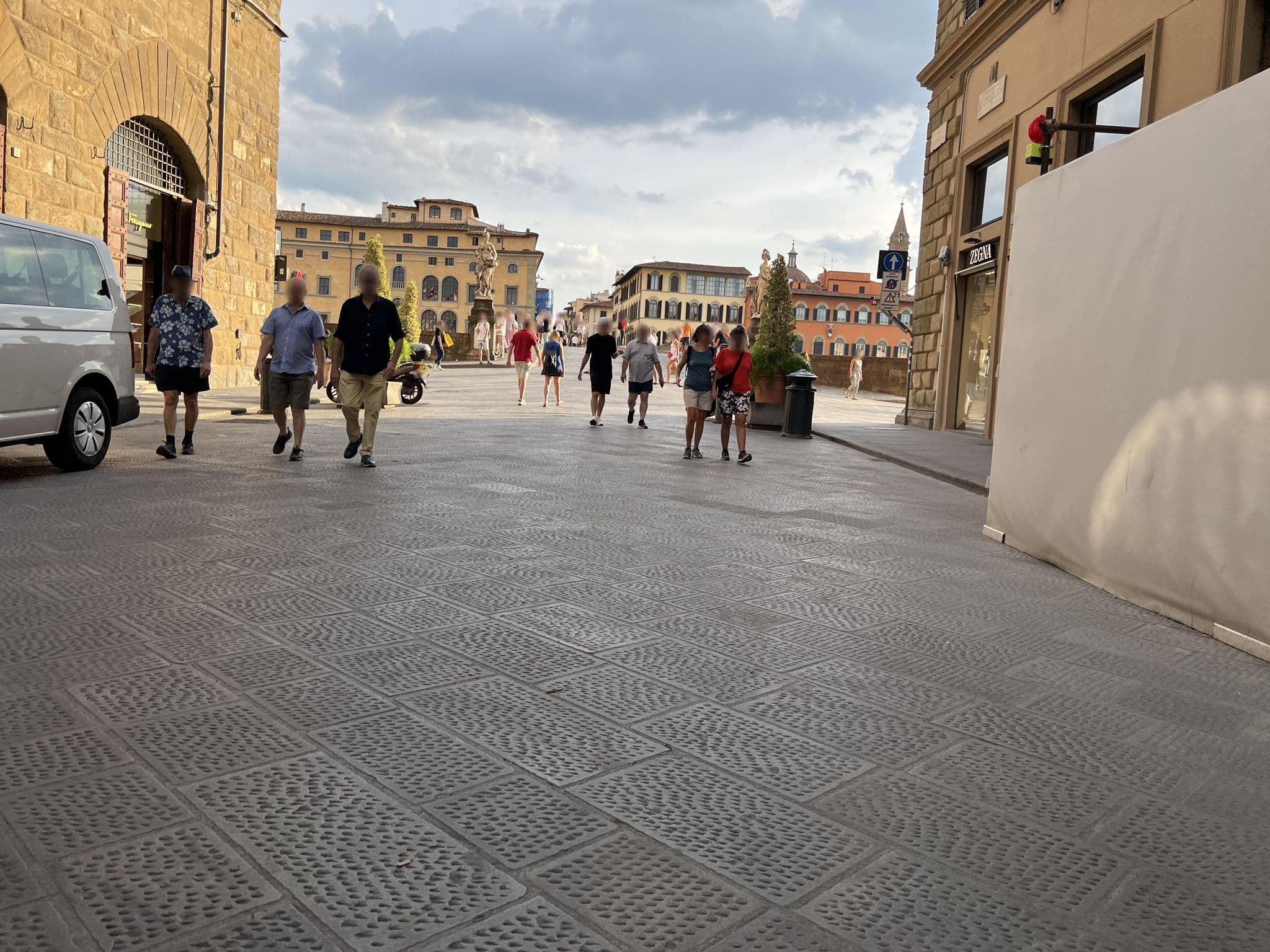 Street view near Privitera Carmelo, Florence — © shogohirasawa (CC BY-SA · Mapillary)