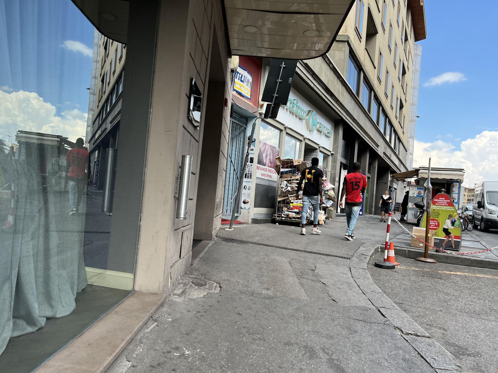 Street view near H&B Hotel, Florence — © shogohirasawa (CC BY-SA · Mapillary)