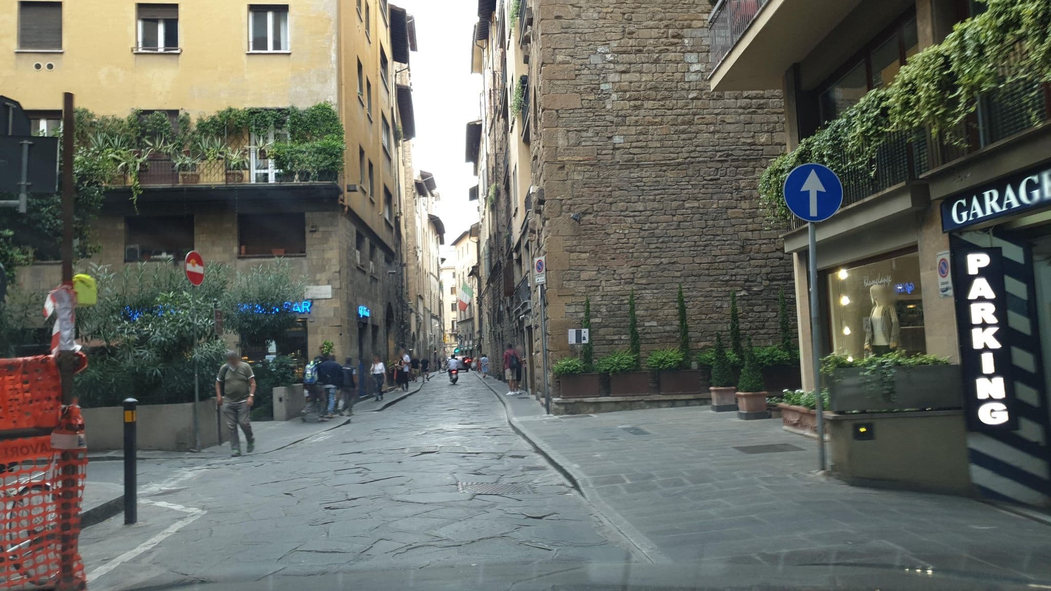 Street view near Ponte Vecchio Suites, Florence — © jopparn (CC BY-SA · Mapillary)