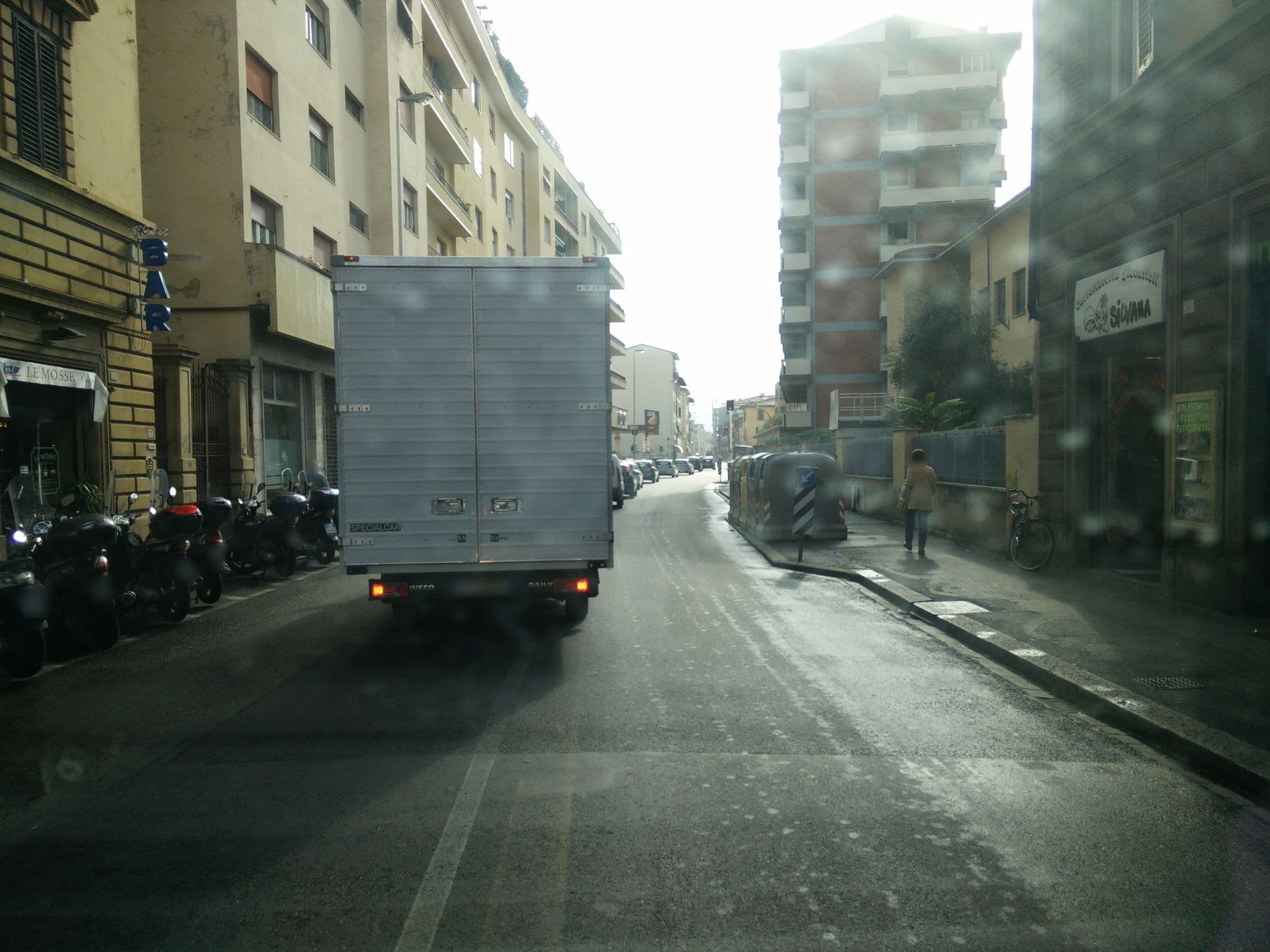 Street view near Annarè, Florence — © joostjakob (CC BY-SA · Mapillary)