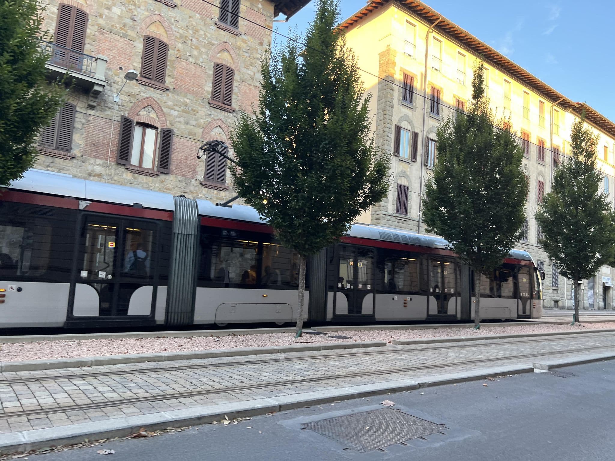 Street view near Appartamento Diva900, Florence — © shogohirasawa (CC BY-SA · Mapillary)