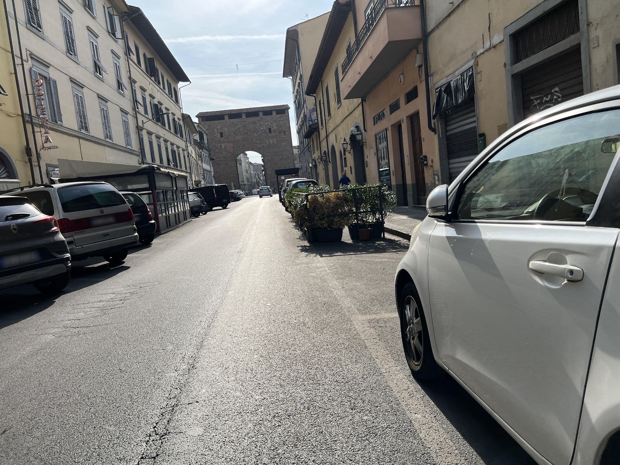 Street view near La Rosa Townhouse, Florence — © shogohirasawa (CC BY-SA · Mapillary)