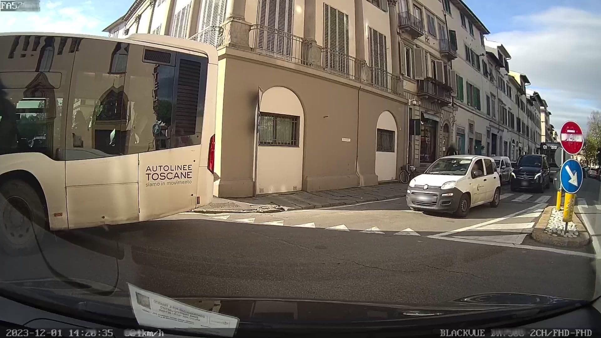 Street view near Hotel Executive Florence, Florence — © riccardofuziercayla (CC BY-SA · Mapillary)