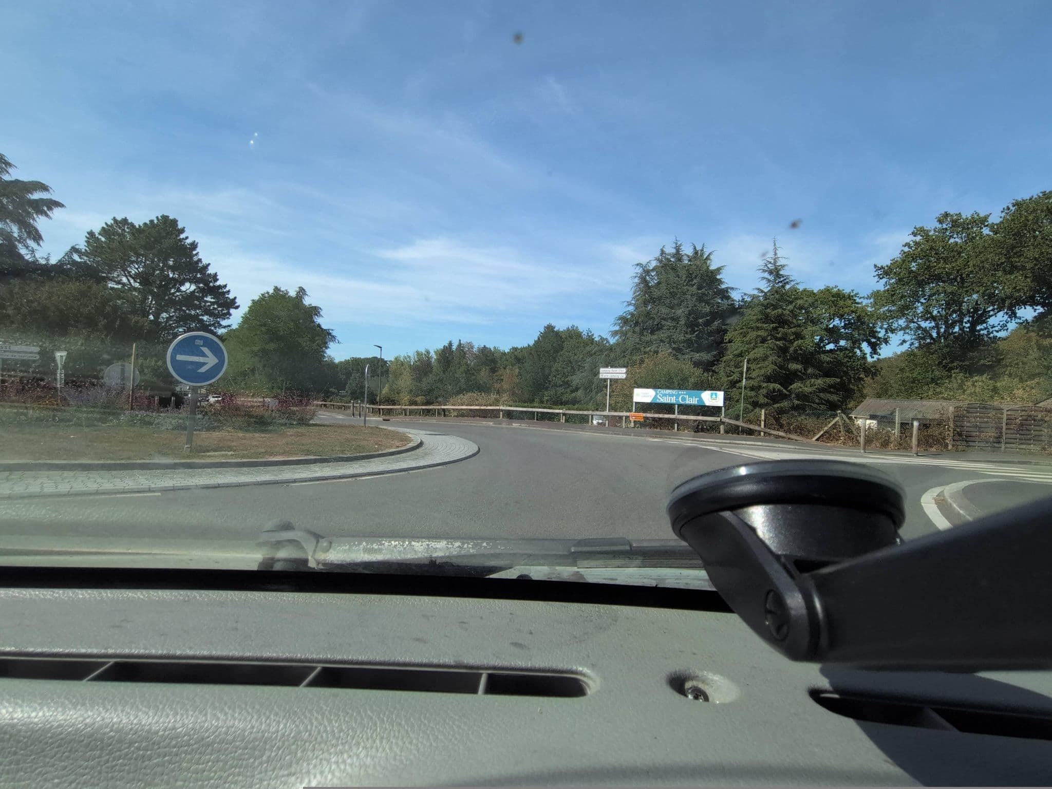 Street view near Aire de camping cars de Guenrouet, Guenrouet — © hautetension08 (CC BY-SA · Mapillary)