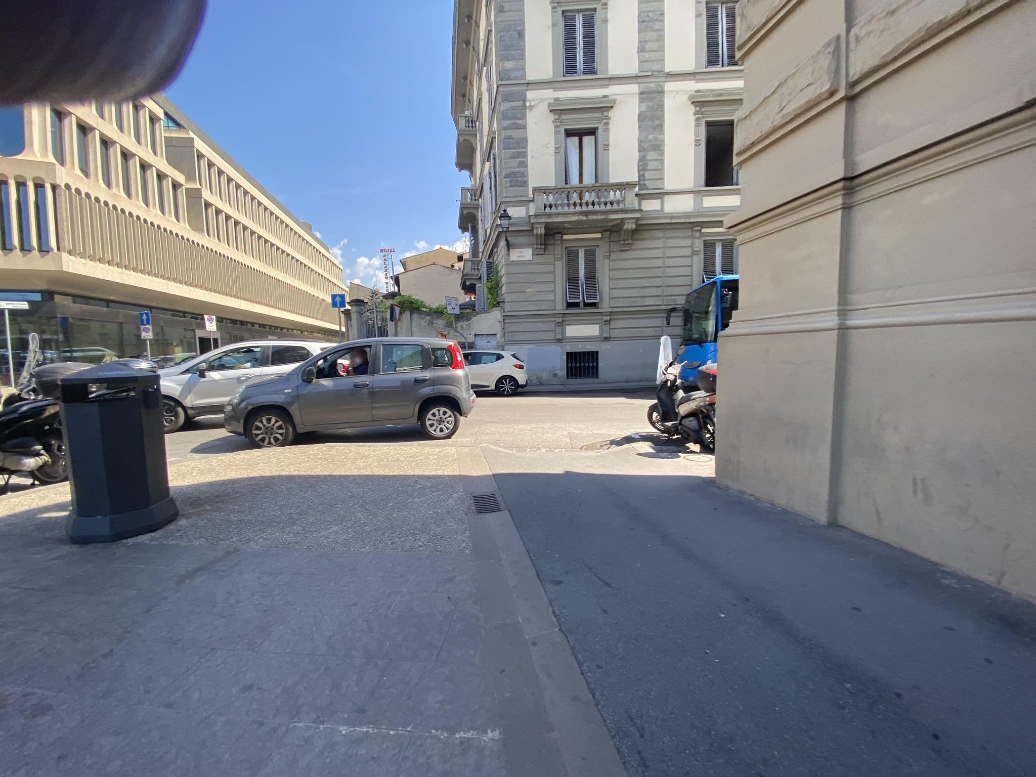 Street view near Hotel Desiree Florence, Florence — © hede (CC BY-SA · Mapillary)