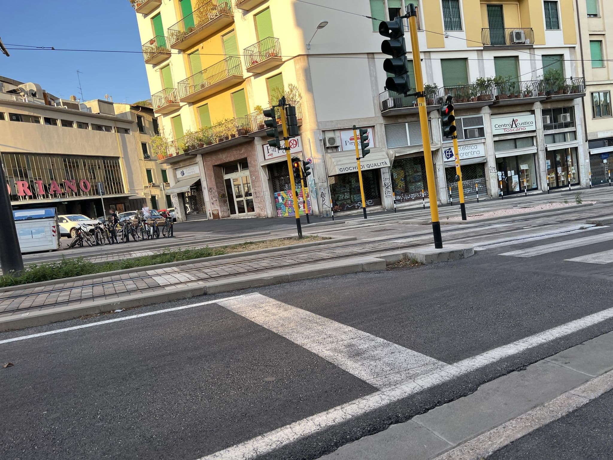 Street view near B&B Caterina And Mario, Florence — © shogohirasawa (CC BY-SA · Mapillary)