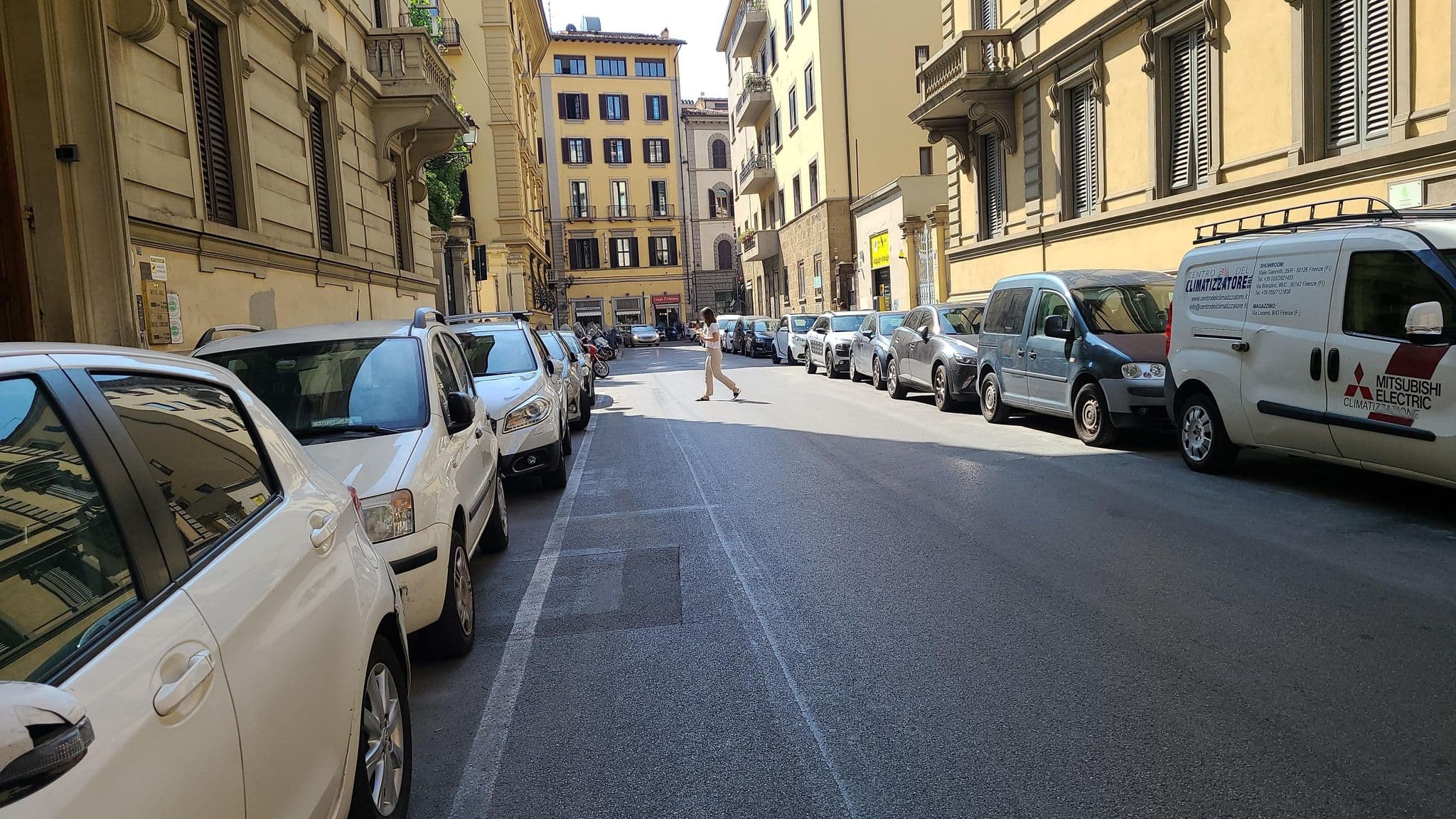 Street view near Eco Urban B&B, Florence — © chrisbeddow (CC BY-SA · Mapillary)