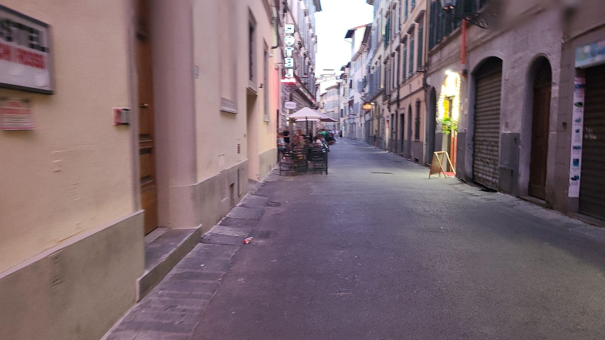Street view near Marco e Leonardo SAS di Noto Angelina e Noto Rosario SAS, Florence — © chrisbeddow (CC BY-SA · Mapillary)