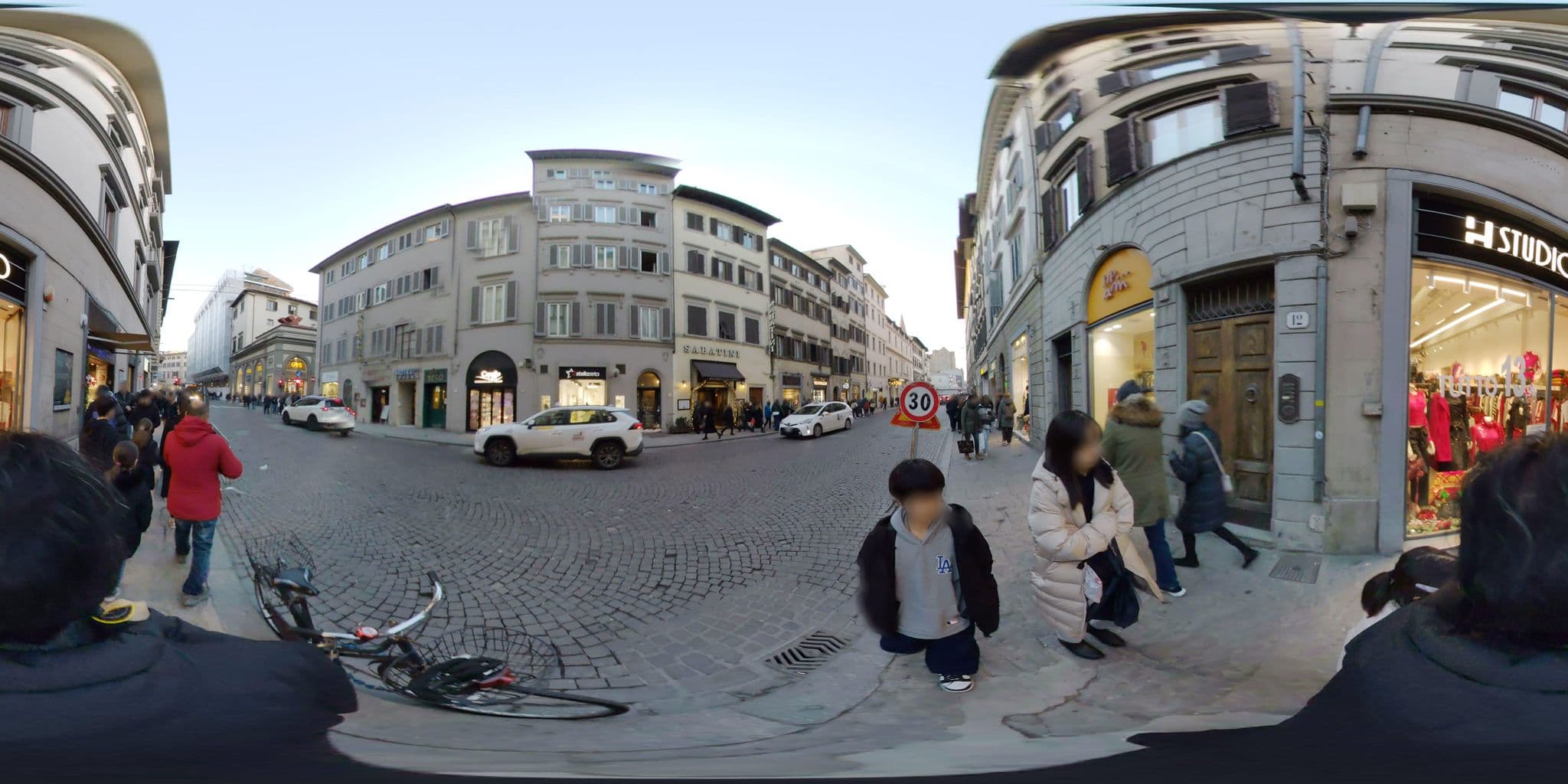 Street view near Brua SRL, Florence — © akiyoshiii213 (CC BY-SA · Mapillary)