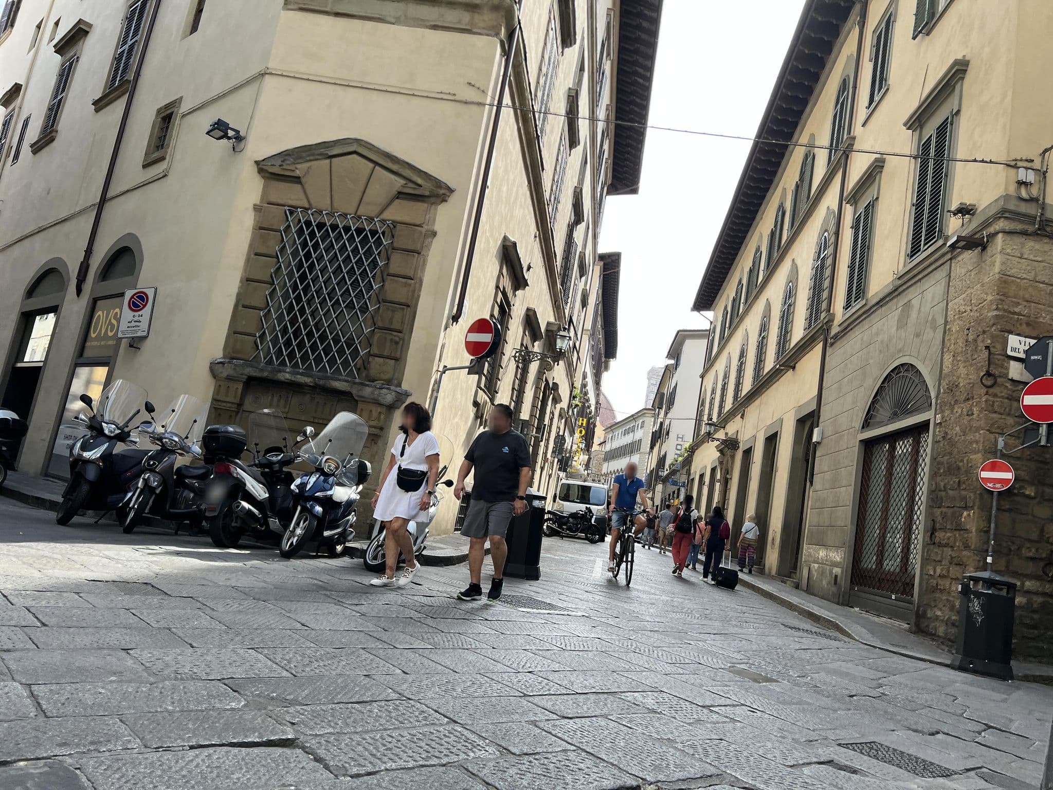 Street view near Nizza Hotel Florence, Florence — © shogohirasawa (CC BY-SA · Mapillary)