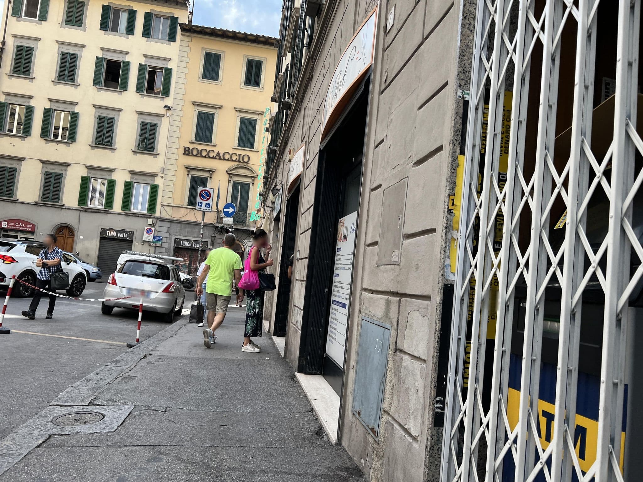 Street view near the Black Sheep, Florence — © shogohirasawa (CC BY-SA · Mapillary)