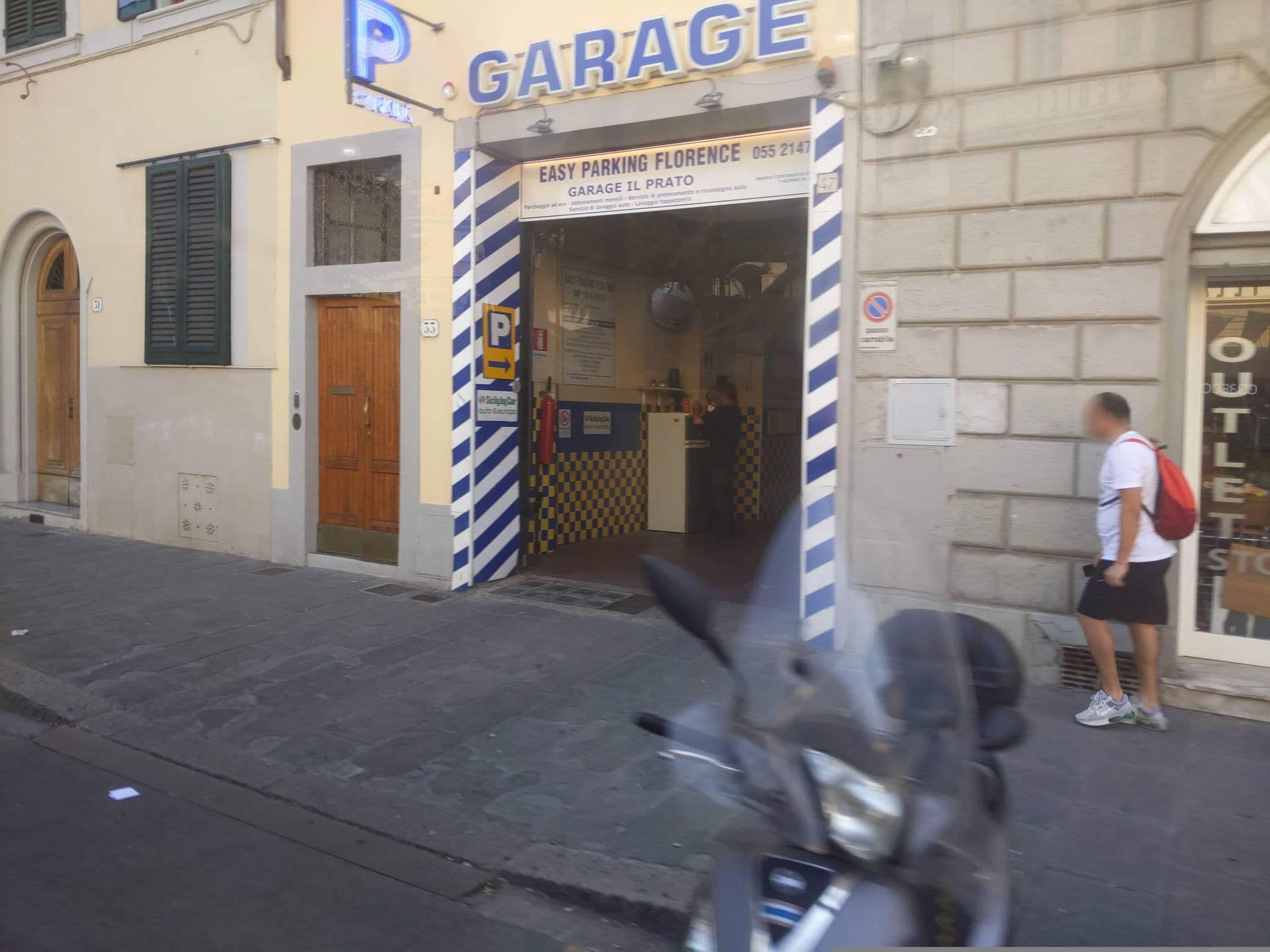 Street view near Florence, Florence — © martinligabue (CC BY-SA · Mapillary)