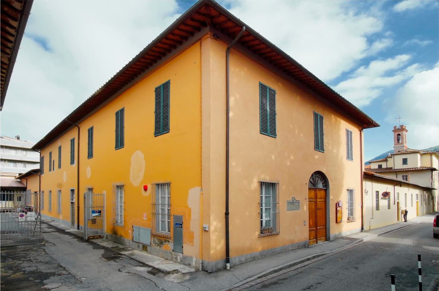 Magnolfi Nuovo (via Wikimedia Commons, CC BY-SA 4.0)