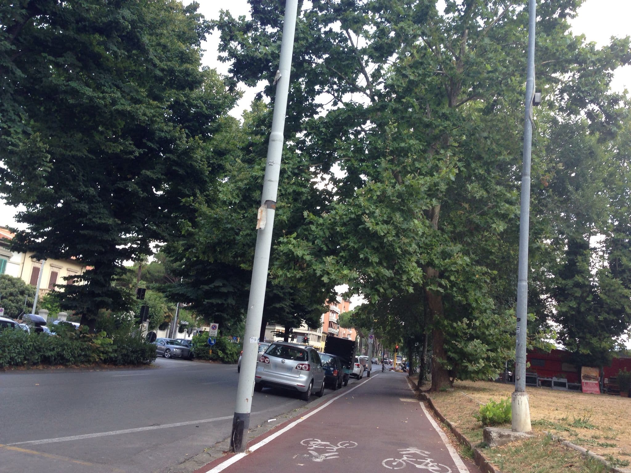 Street view near Hotel Arno, Campo di Marte — © scribblemaniac (CC BY-SA · Mapillary)
