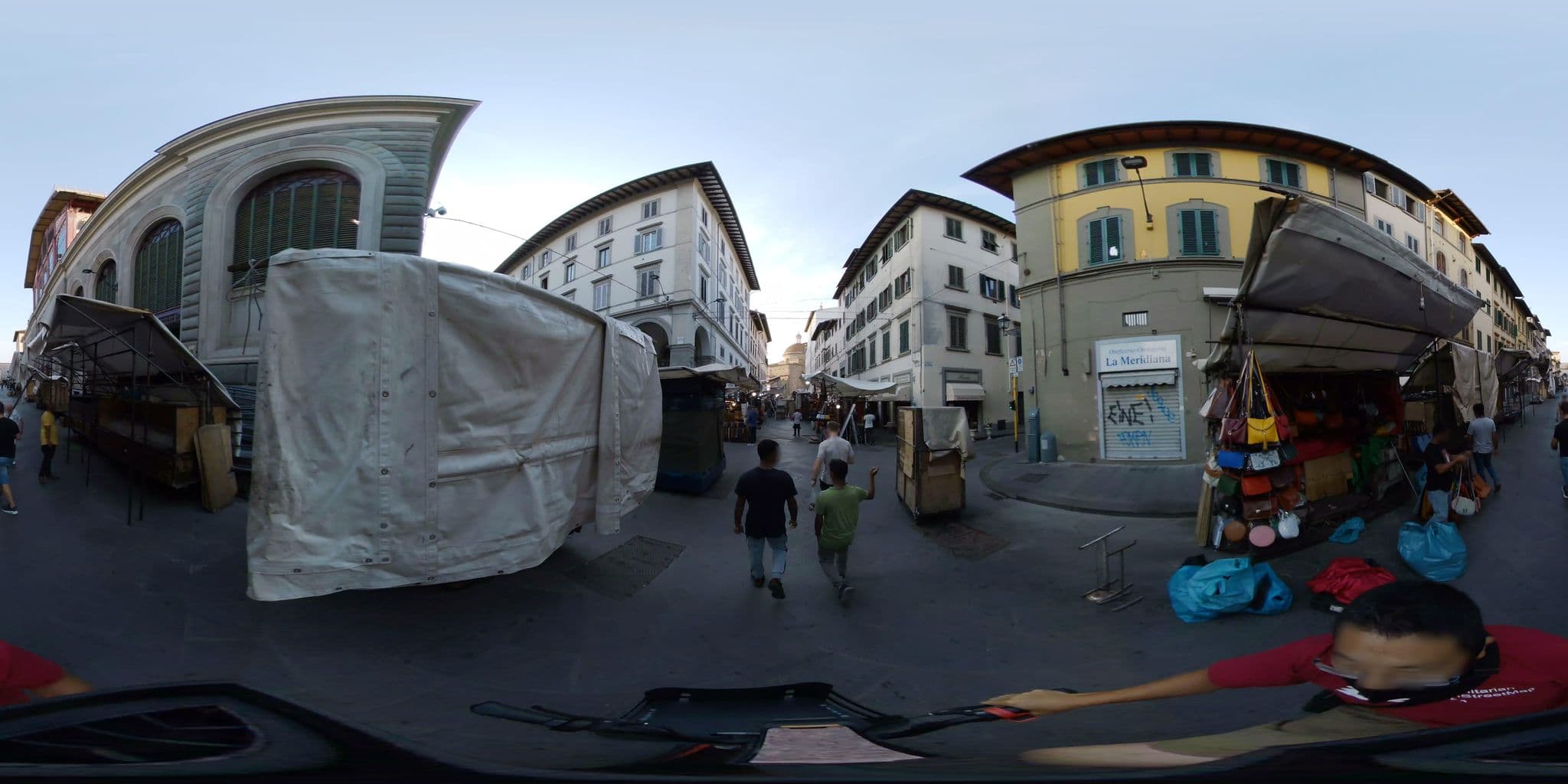 Street view near Landi B&B, Florence — © dilipshrikhande (CC BY-SA · Mapillary)