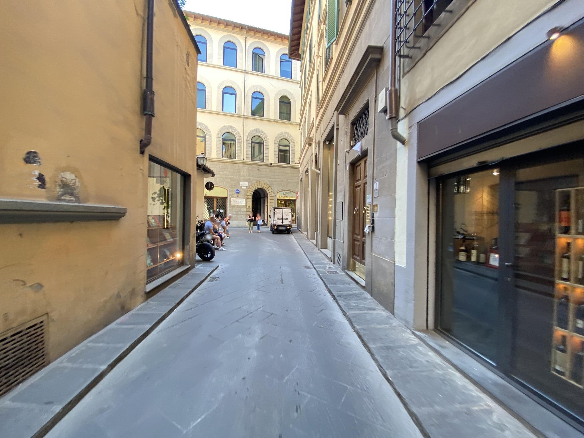 Street view near Benivieni Hotel Florence, Florence — © asturksever (CC BY-SA · Mapillary)