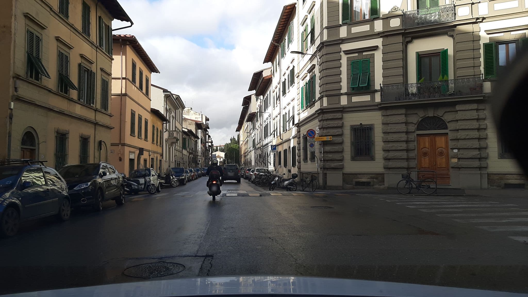 Street view near Appartamento Stibbert, Florence — © vianney182 (CC BY-SA · Mapillary)