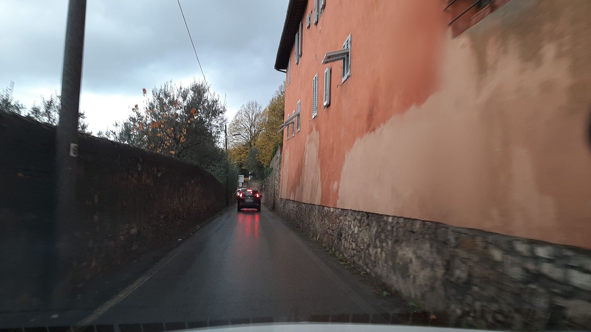 Street view near Villa Le Fontanelle - Residenza d'Epoca, Fiesole — © vianney182 (CC BY-SA · Mapillary)