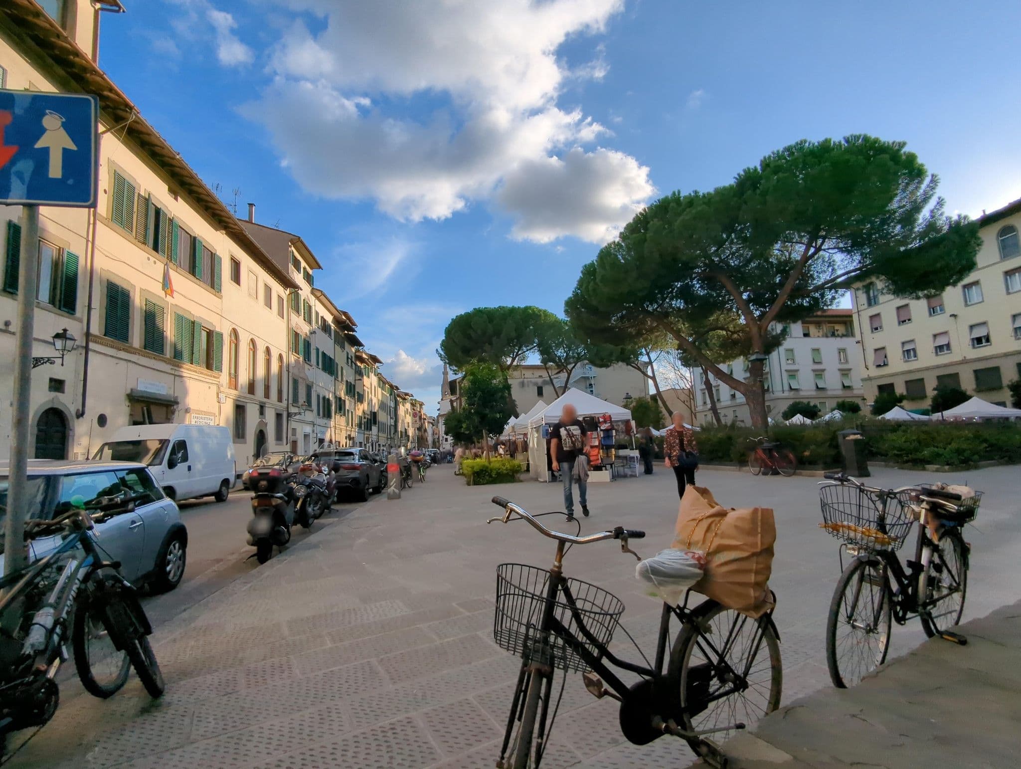 Street view near Apartments Florence - Loggia Ciompi, Campo di Marte — © ente (CC BY-SA · Mapillary)