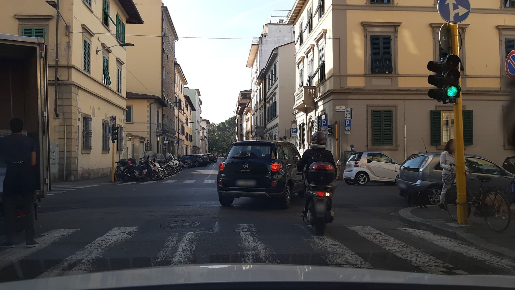 Street view near Villino Il Magnifico, Campo di Marte — © vianney182 (CC BY-SA · Mapillary)