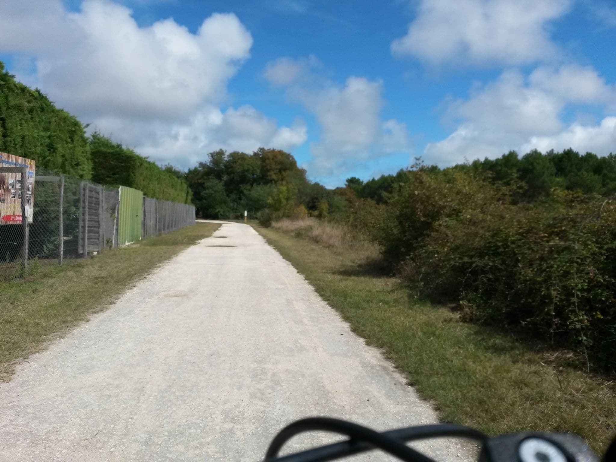Street view near Camping Les Grissotières, Dolus-d'Oléron — © rausk (CC BY-SA · Mapillary)