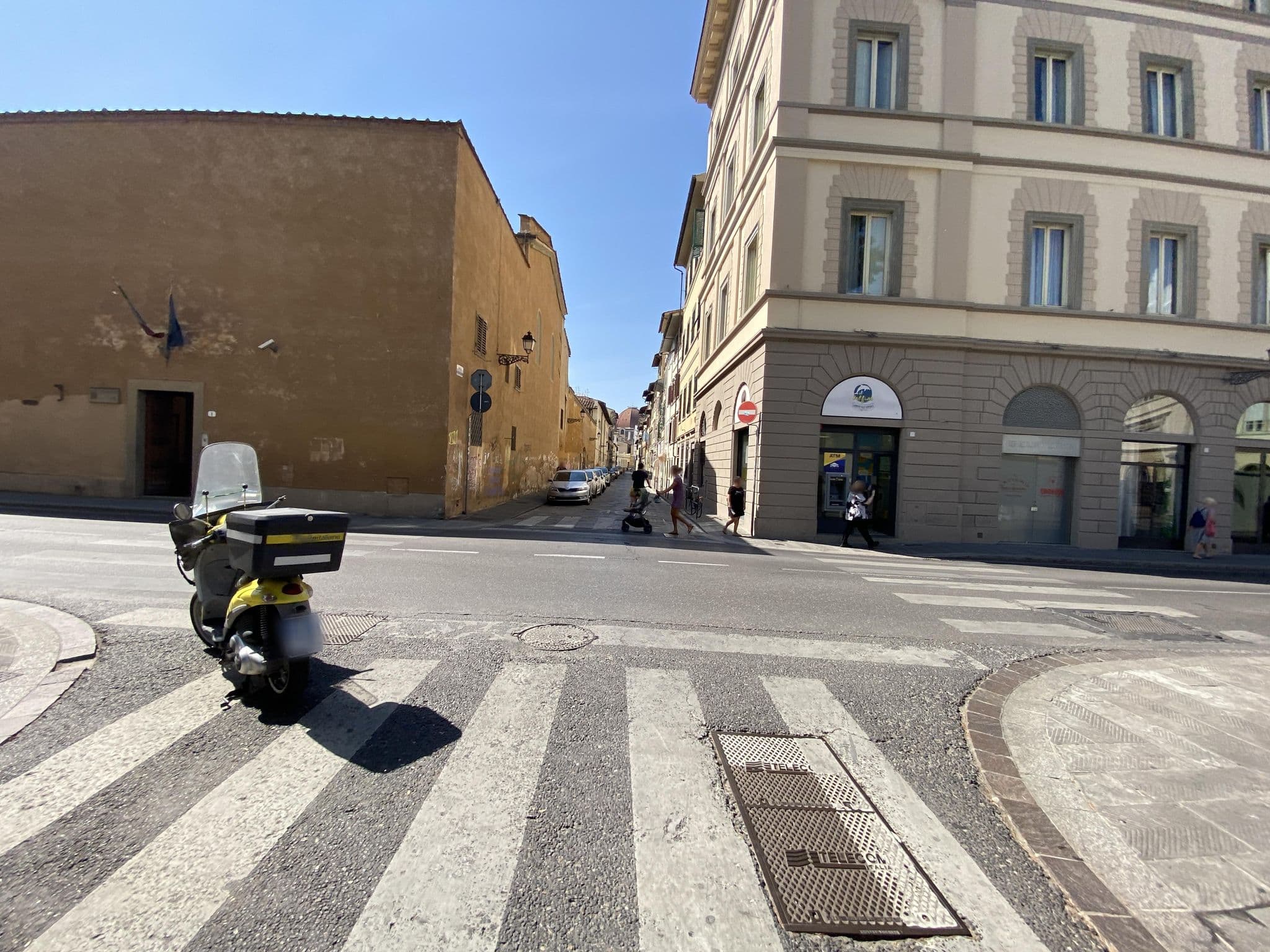 Street view near Hotel Donnatello, Firenze, Italia, Florence — © asturksever (CC BY-SA · Mapillary)