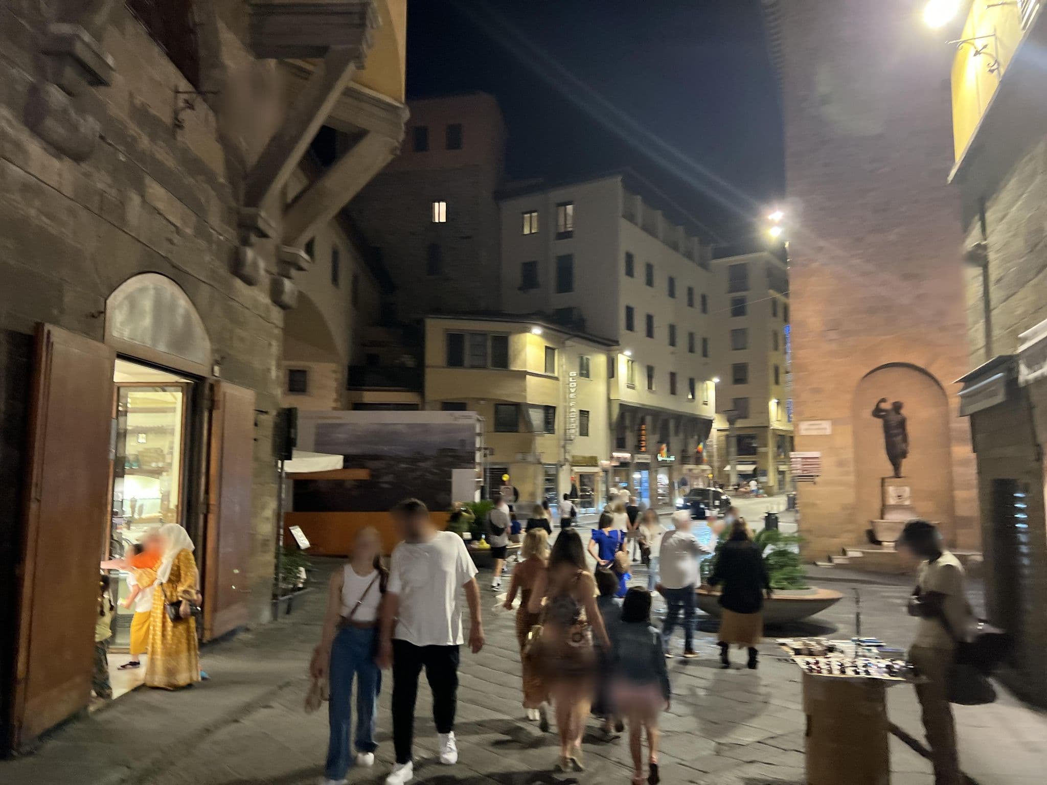 Street view near Lungarno Exclusive Apartment, Florence — © shogohirasawa (CC BY-SA · Mapillary)