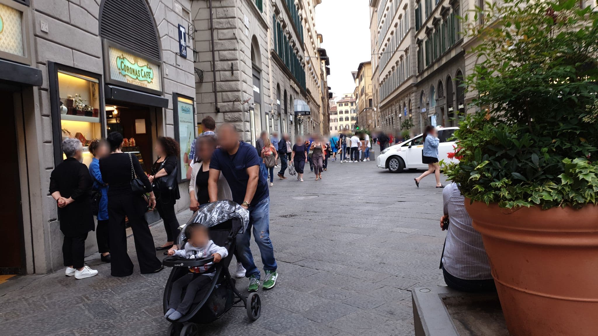 Street view near Albergo Calzaiouli, Florence — © jopparn (CC BY-SA · Mapillary)
