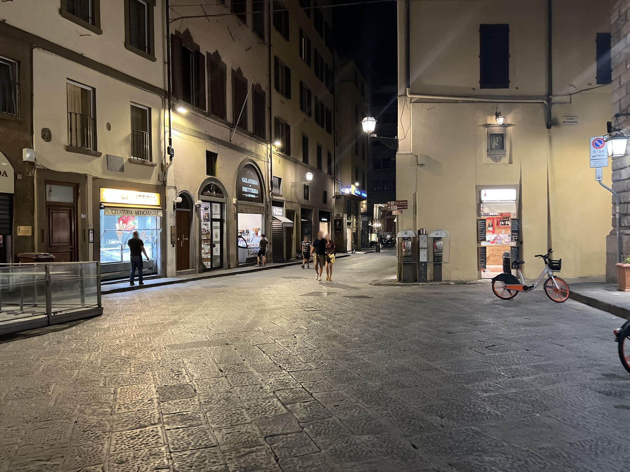 Street view near Art and Luxury Apartments, Florence — © shogohirasawa (CC BY-SA · Mapillary)