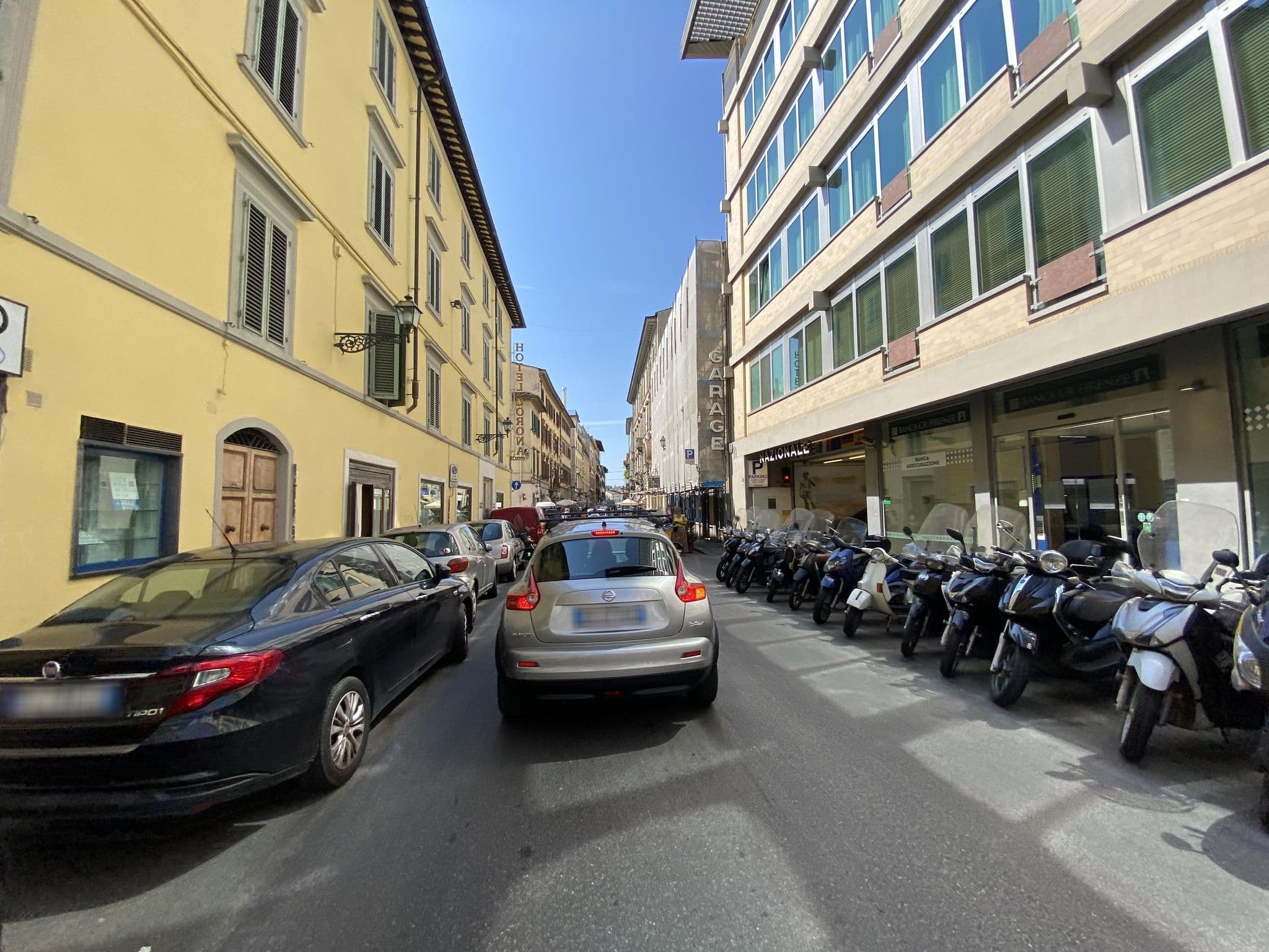 Street view near Hotel Corona d'Italia, Florence — © asturksever (CC BY-SA · Mapillary)