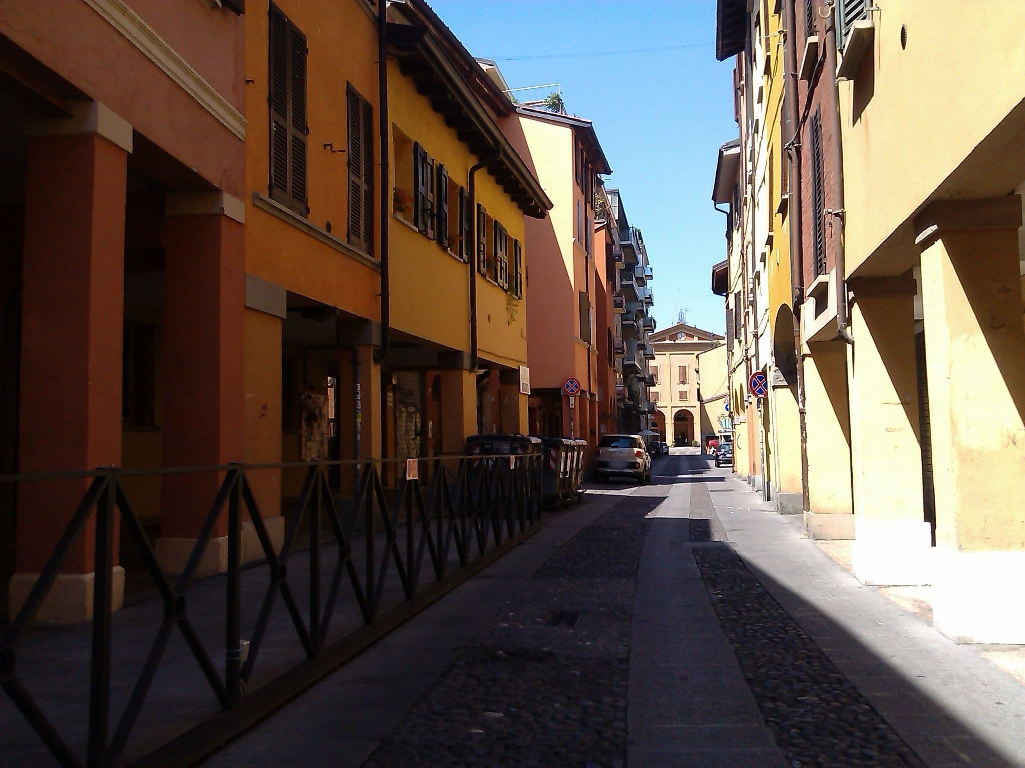 Street view near Ampio Open Space in Centro Storico, Bologna — © changchun1 (CC BY-SA · Mapillary)