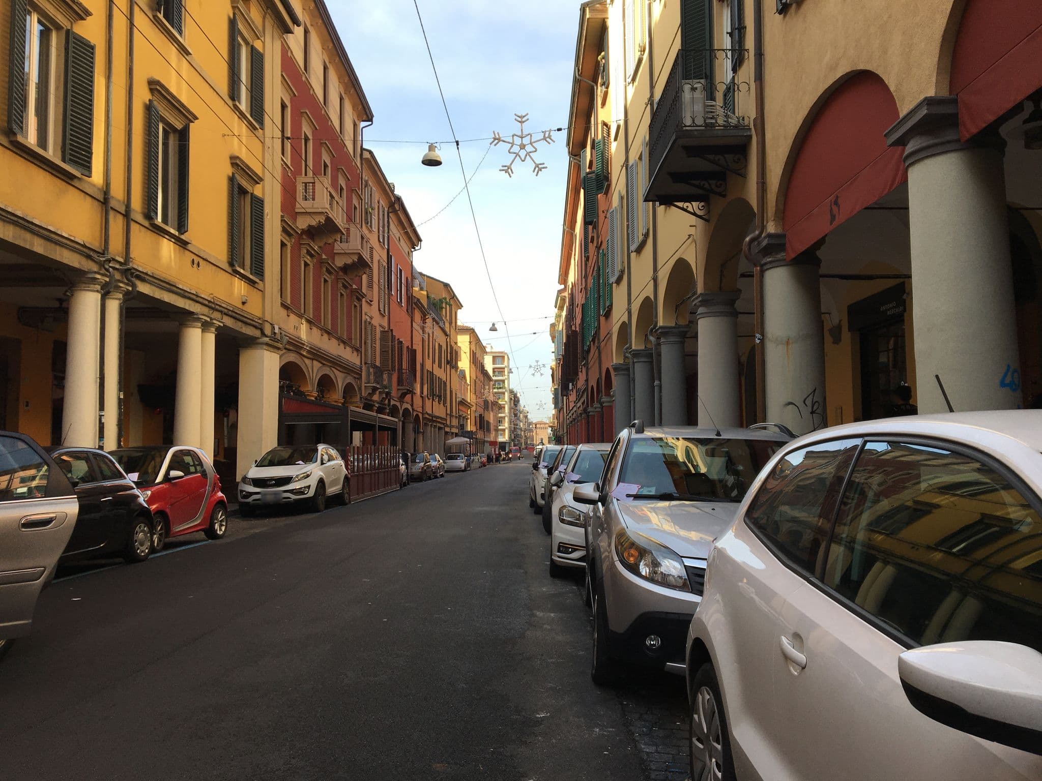 Street view near B&B Le stanze di Sara, Bologna — © tapo (CC BY-SA · Mapillary)