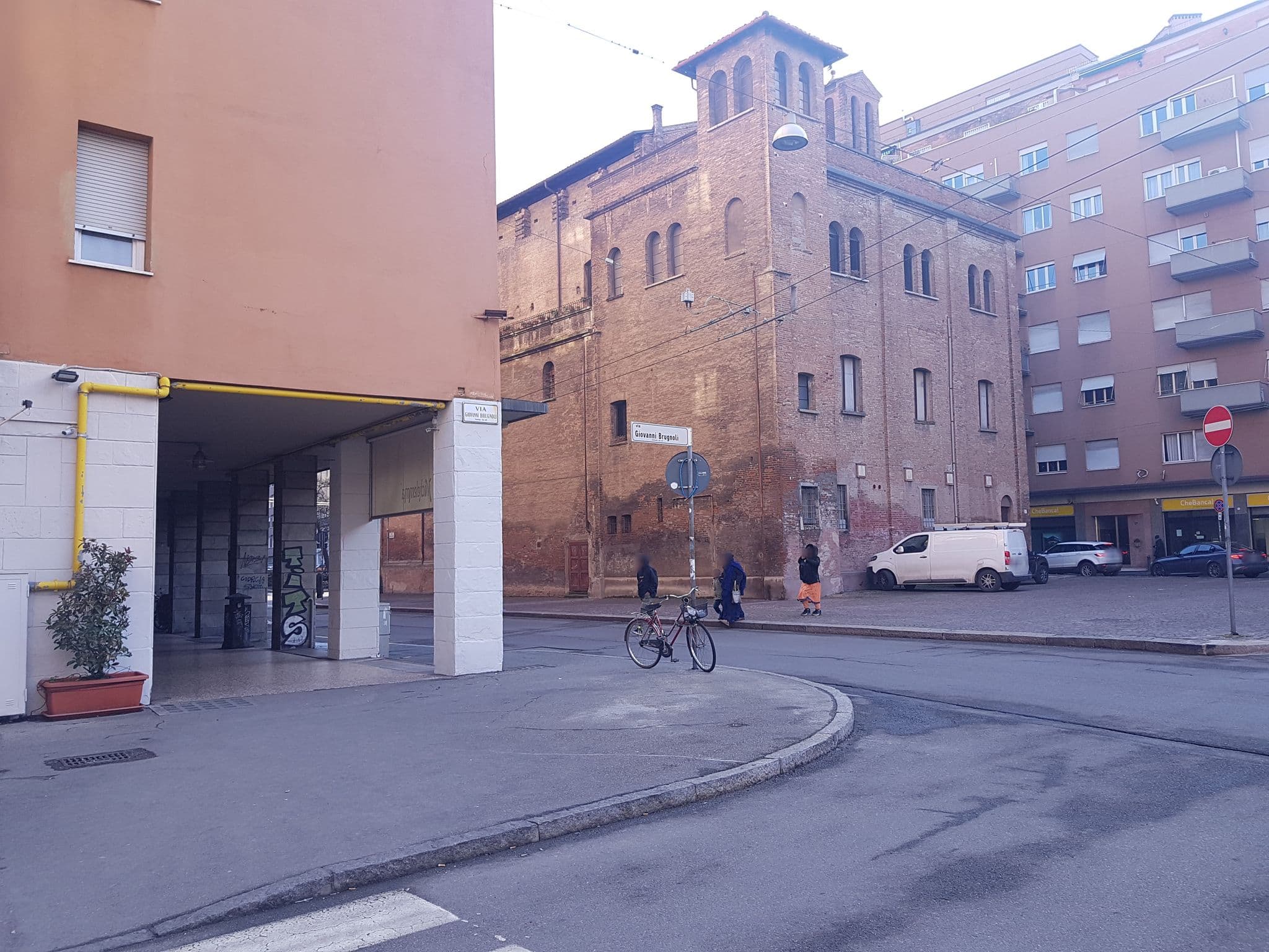 Street view near Riva Reno Bn'B, Bologna — © jack_ghera (CC BY-SA · Mapillary)