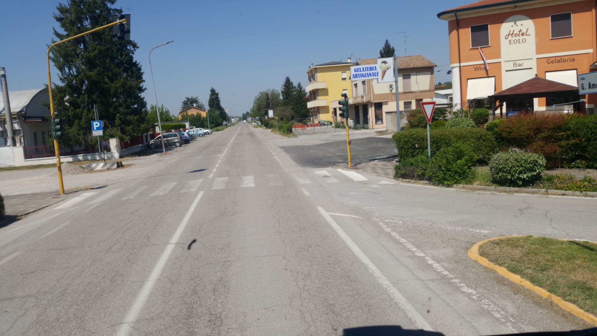 Street view near Bar albergo ristorante 'da eolò di soffiati natale e boschetti elisa, Sermide — © klimakas (CC BY-SA · Mapillary)