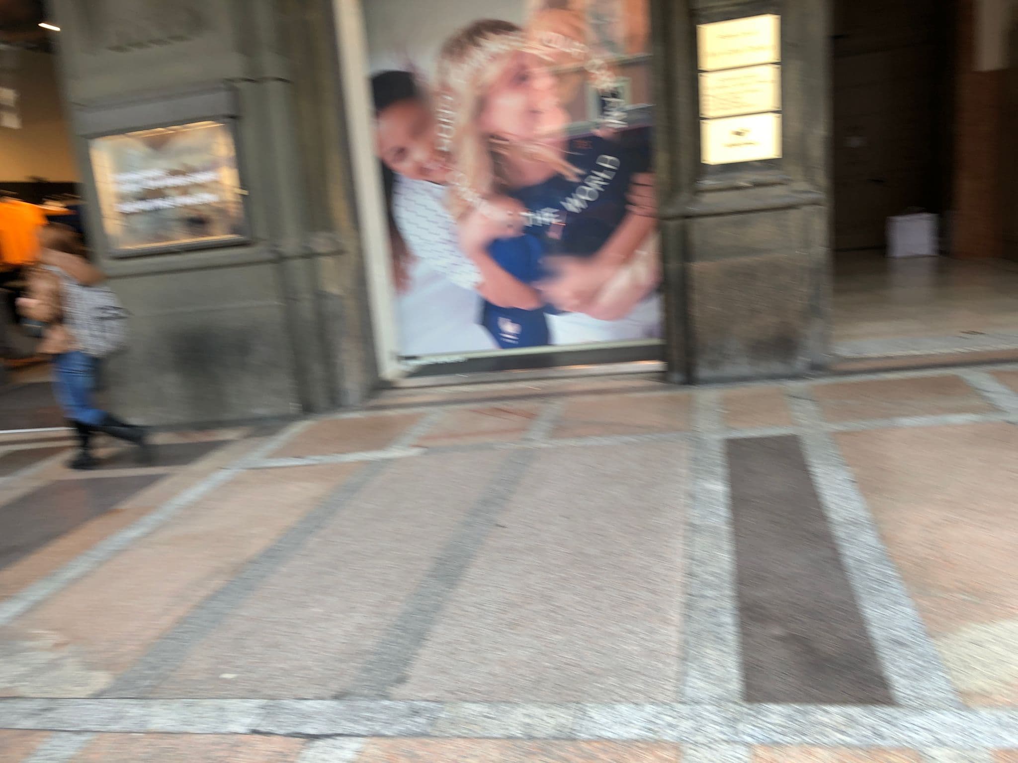 Street view near Rizzoli 3, Bologna — © fabiofornasari (CC BY-SA · Mapillary)