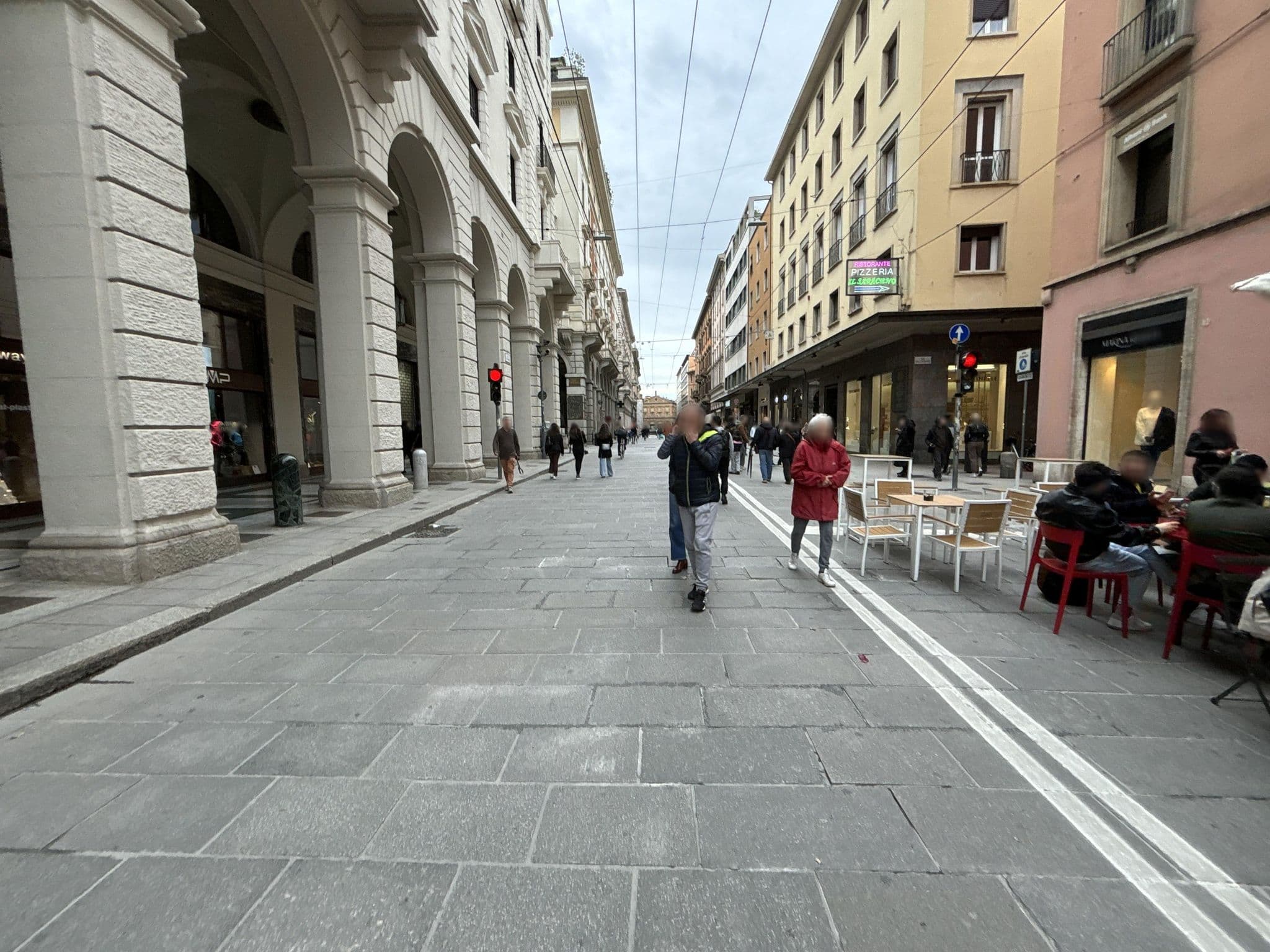 Street view near Albergo Centrale di Guizzardi Werther, Bologna — © robot8a (CC BY-SA · Mapillary)