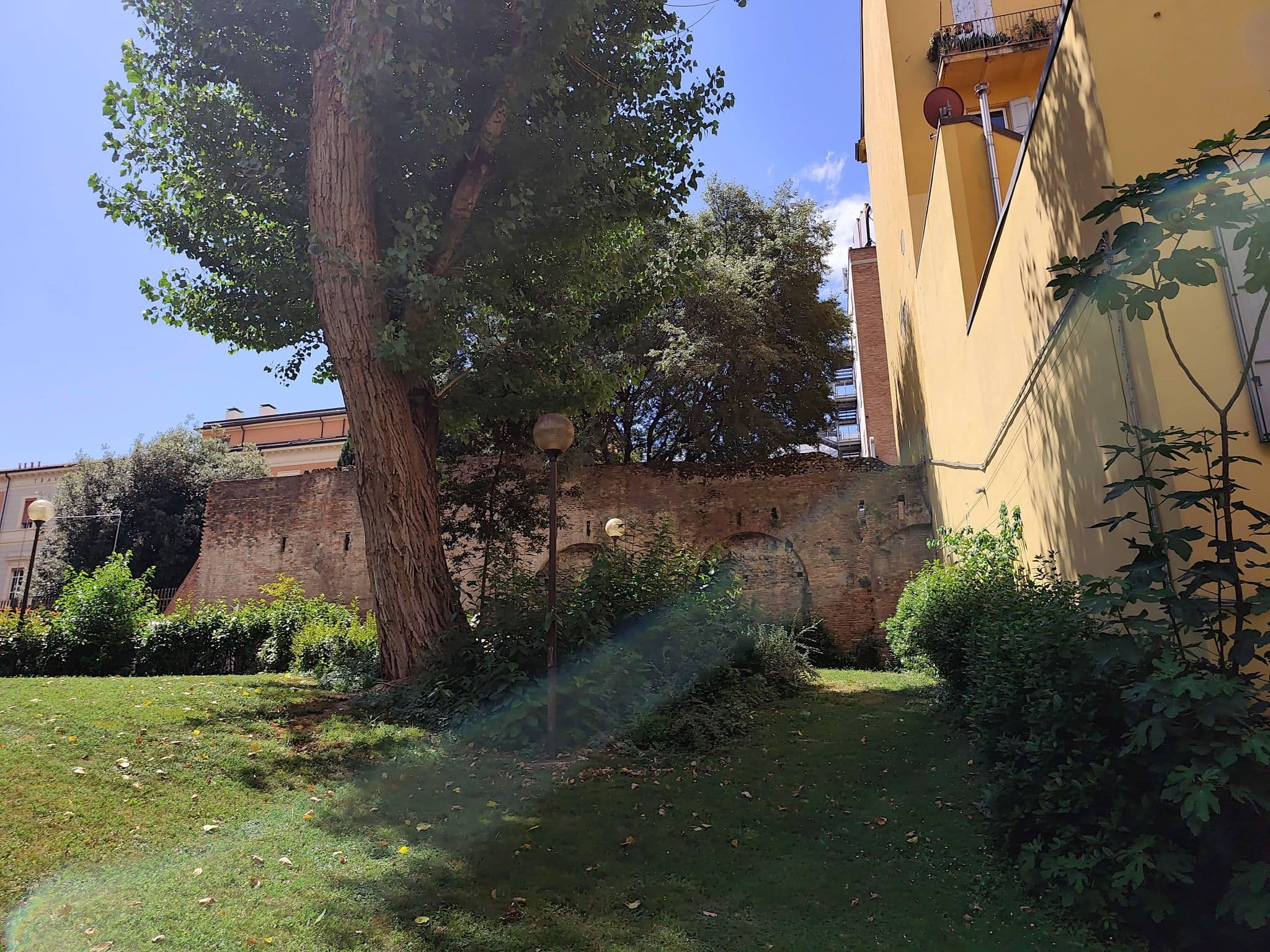 Street view near GetTheKey Boldrini Lofts, Bologna — © eandre (CC BY-SA · Mapillary)