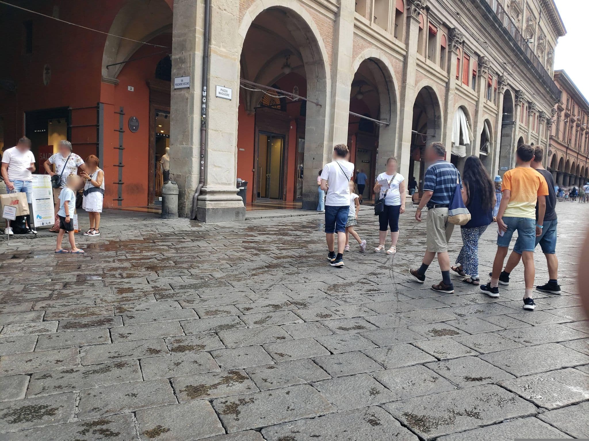 Street view near Guesthouse Red Sofa, Bologna — © mapfool (CC BY-SA · Mapillary)