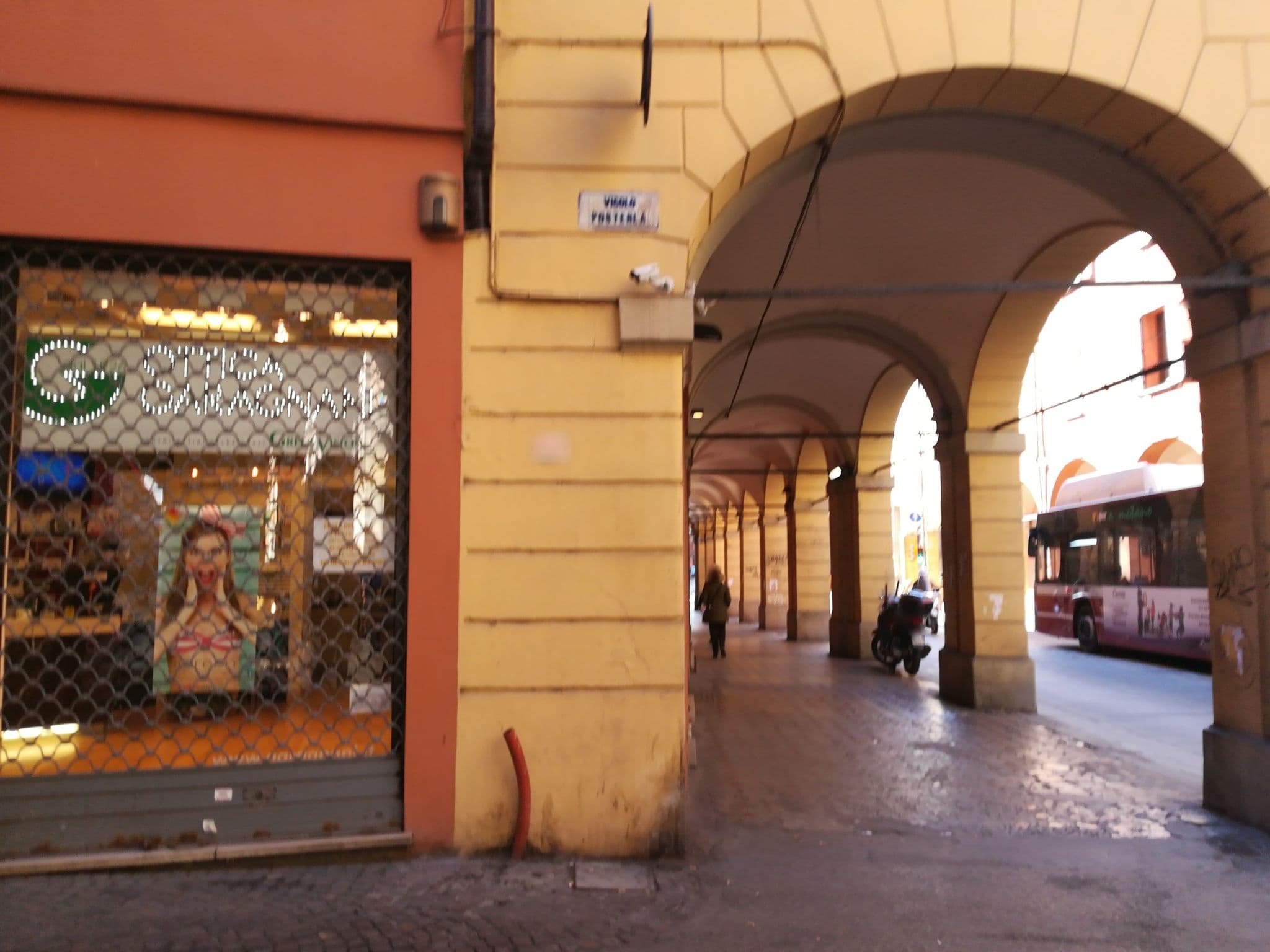 Street view near Antica Casa Zucchini Bed&breakfast, Bologna — © erudo (CC BY-SA · Mapillary)