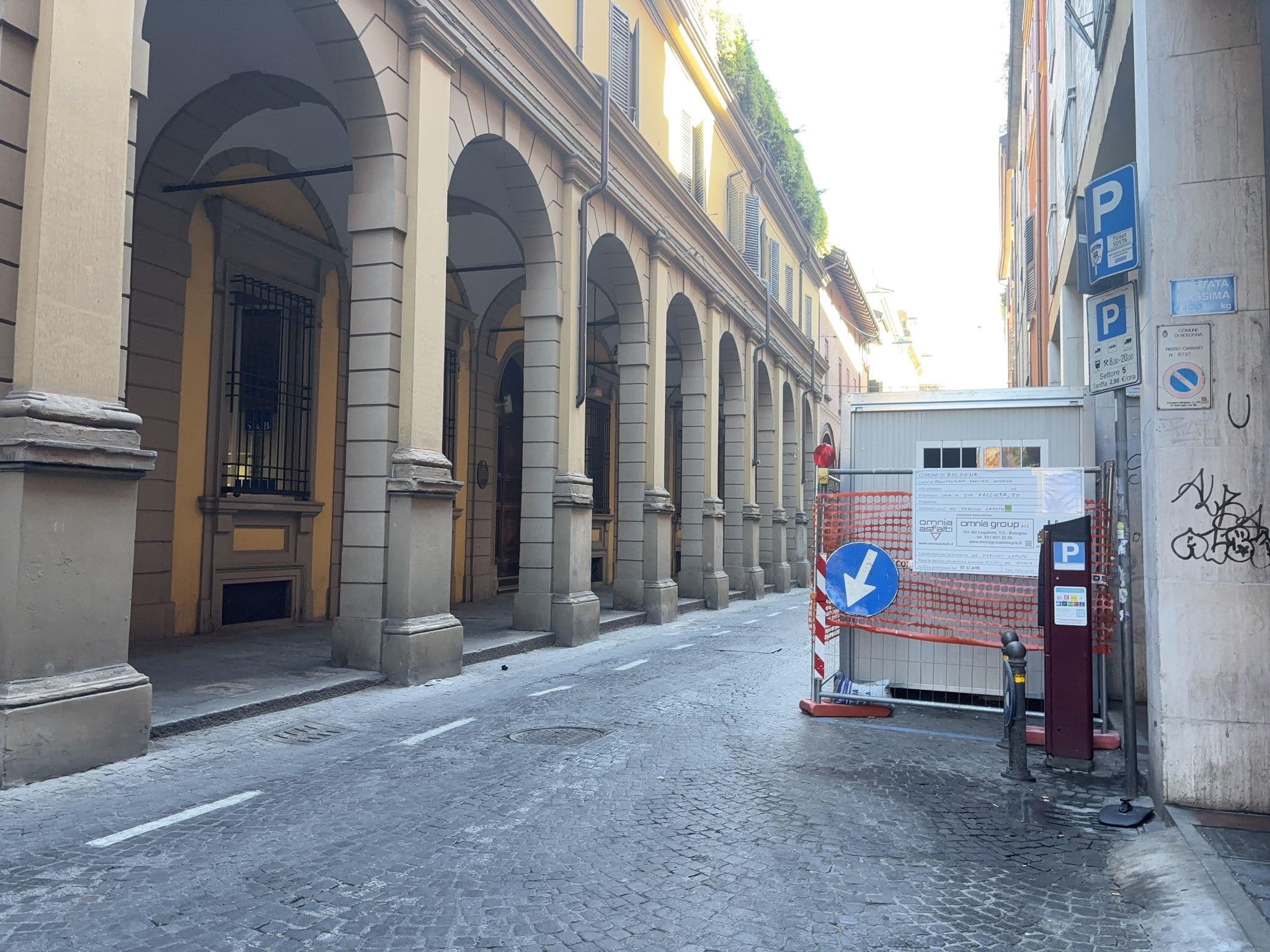 Street view near Panoramic Suite, Bologna — © fa30 (CC BY-SA · Mapillary)