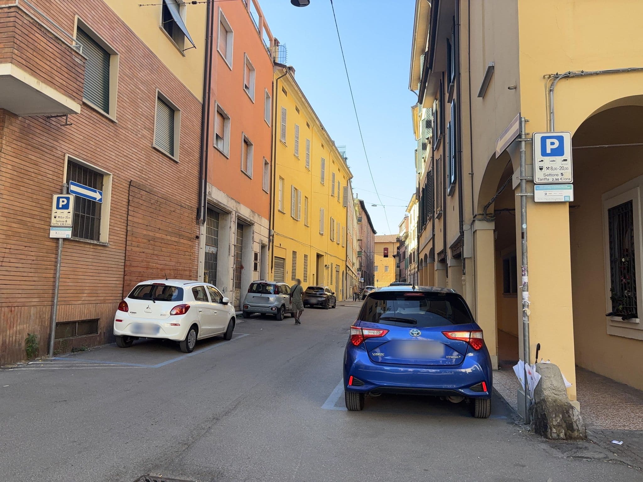 Street view near Residenza Flamingo, Bologna — © fa30 (CC BY-SA · Mapillary)