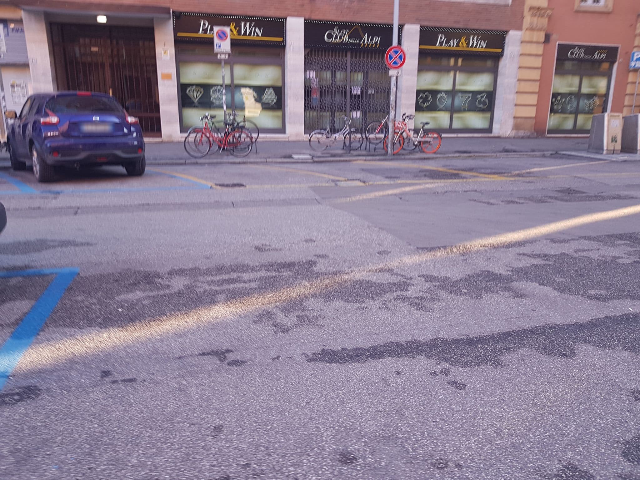Street view near Bed and Breakfast Bologna, Bologna — © jack_ghera (CC BY-SA · Mapillary)