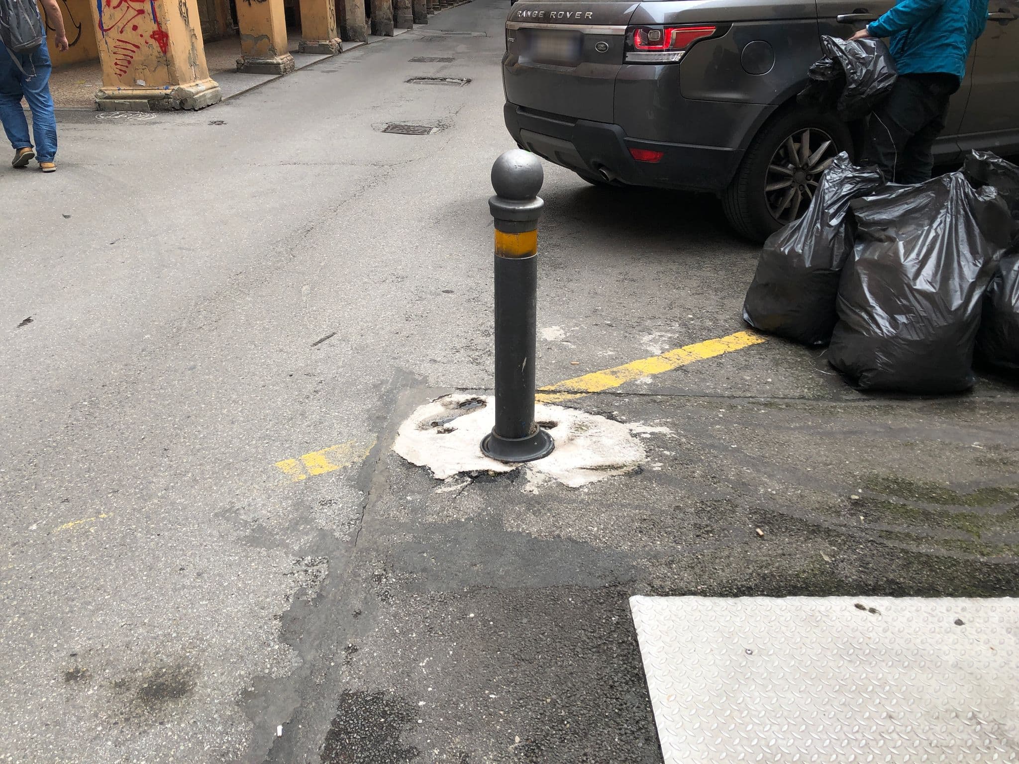 Street view near MyRoom Center BnB, Bologna — © fabiofornasari (CC BY-SA · Mapillary)