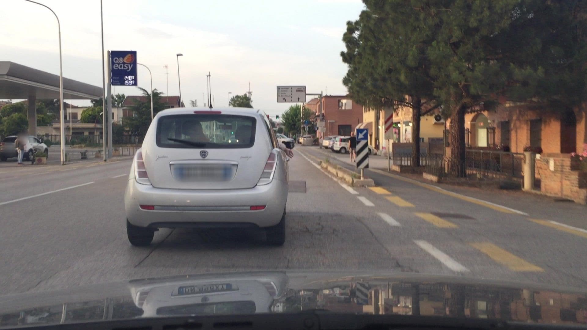 Street view near Villa Roberta B&B, Ferrara — © lvl5 (CC BY-SA · Mapillary)